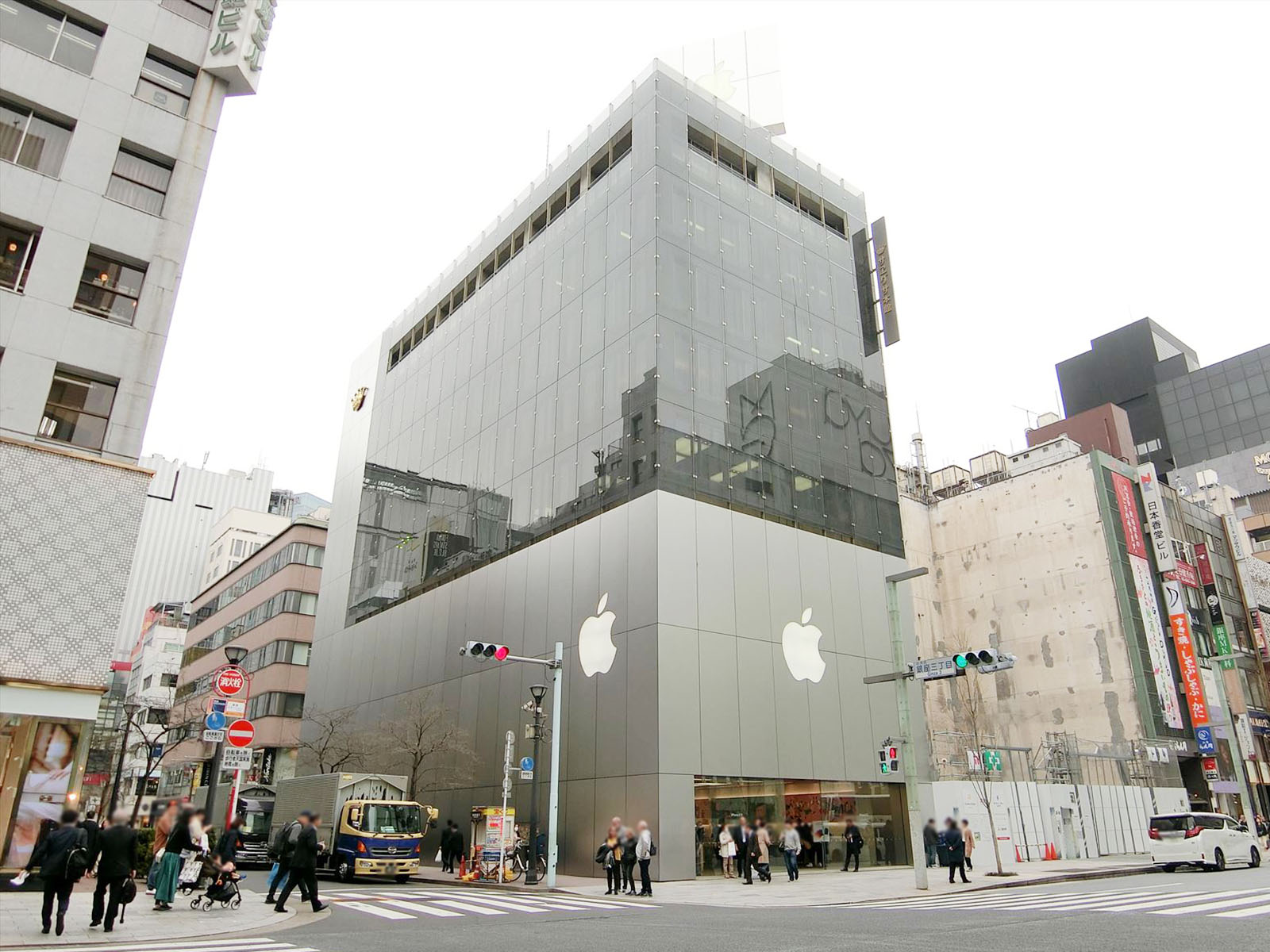 至近のアップルストアー銀座店