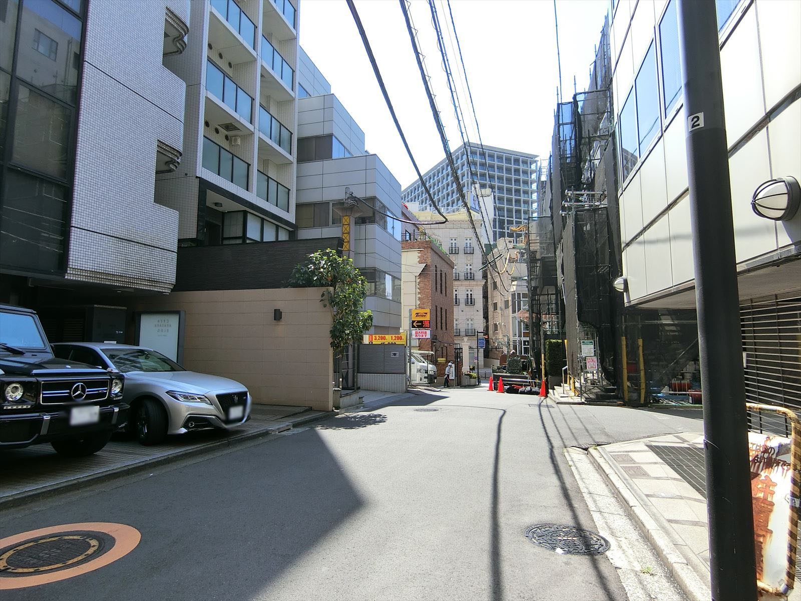 HAGA2ビル前面の通り