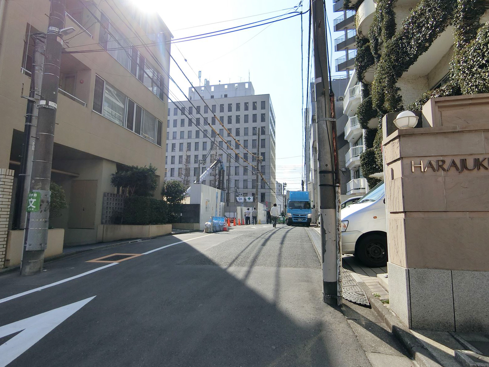 原宿プラザ前面の通り