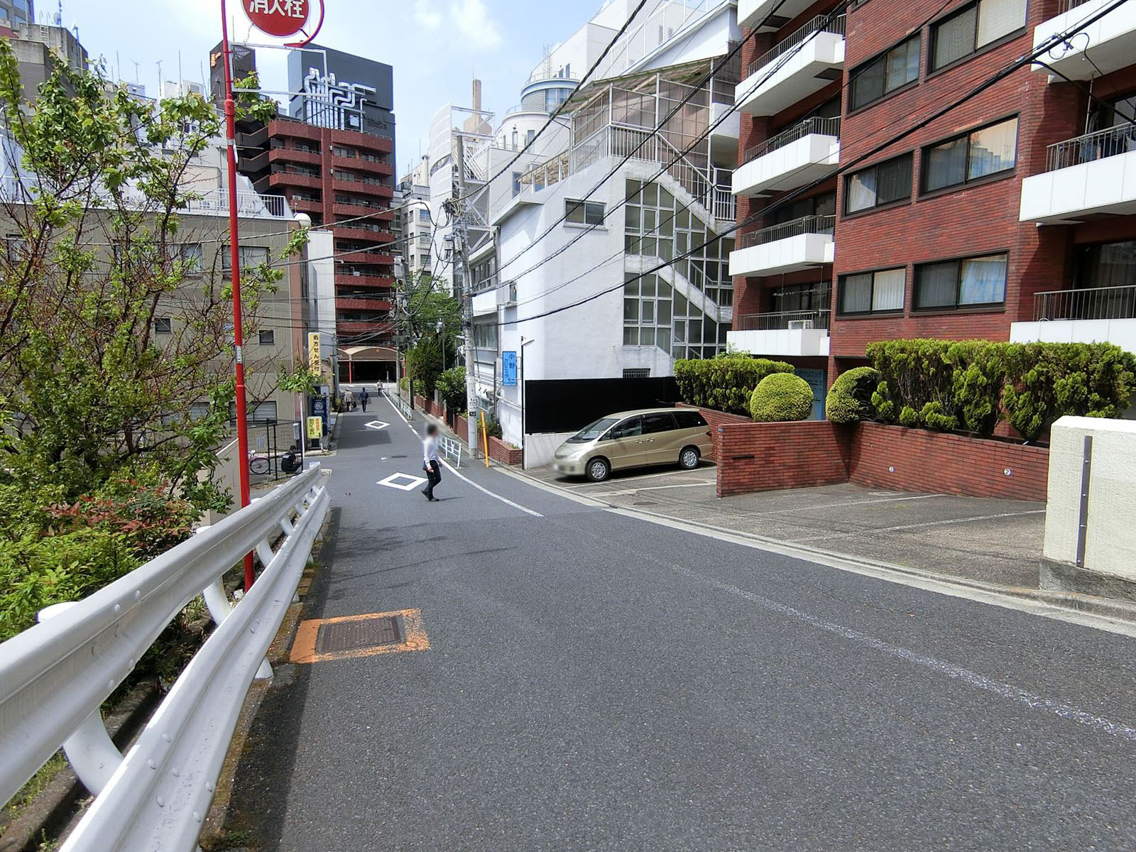 パシフィック青山ビル前面の通り