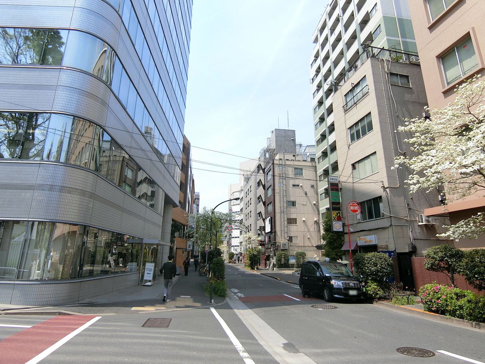 第二早川屋ビル前面の通り