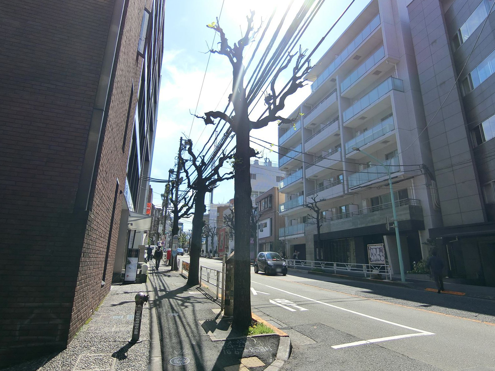代官山木下ビル前面の通り