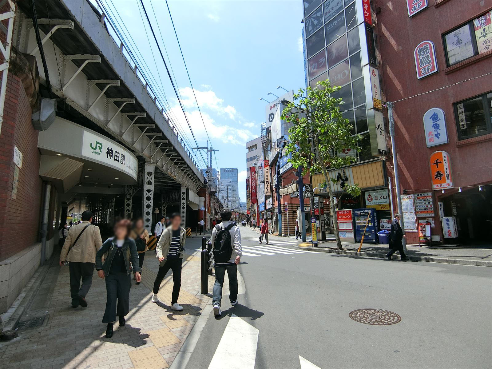 グリーンビル前面の通り