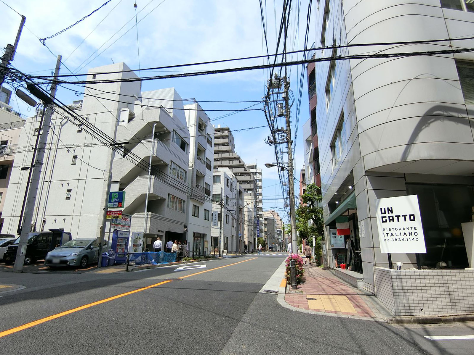 高柳ビル前面の通り