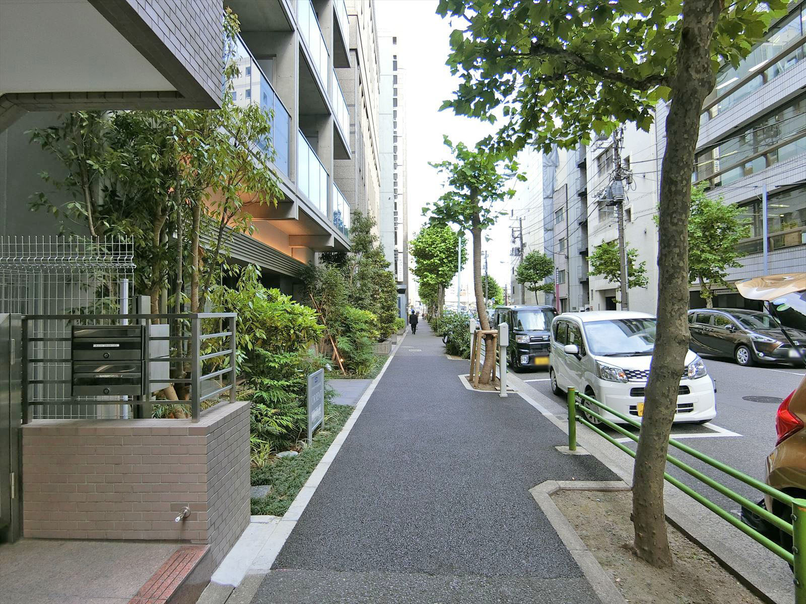 グリーンビル前面の通り