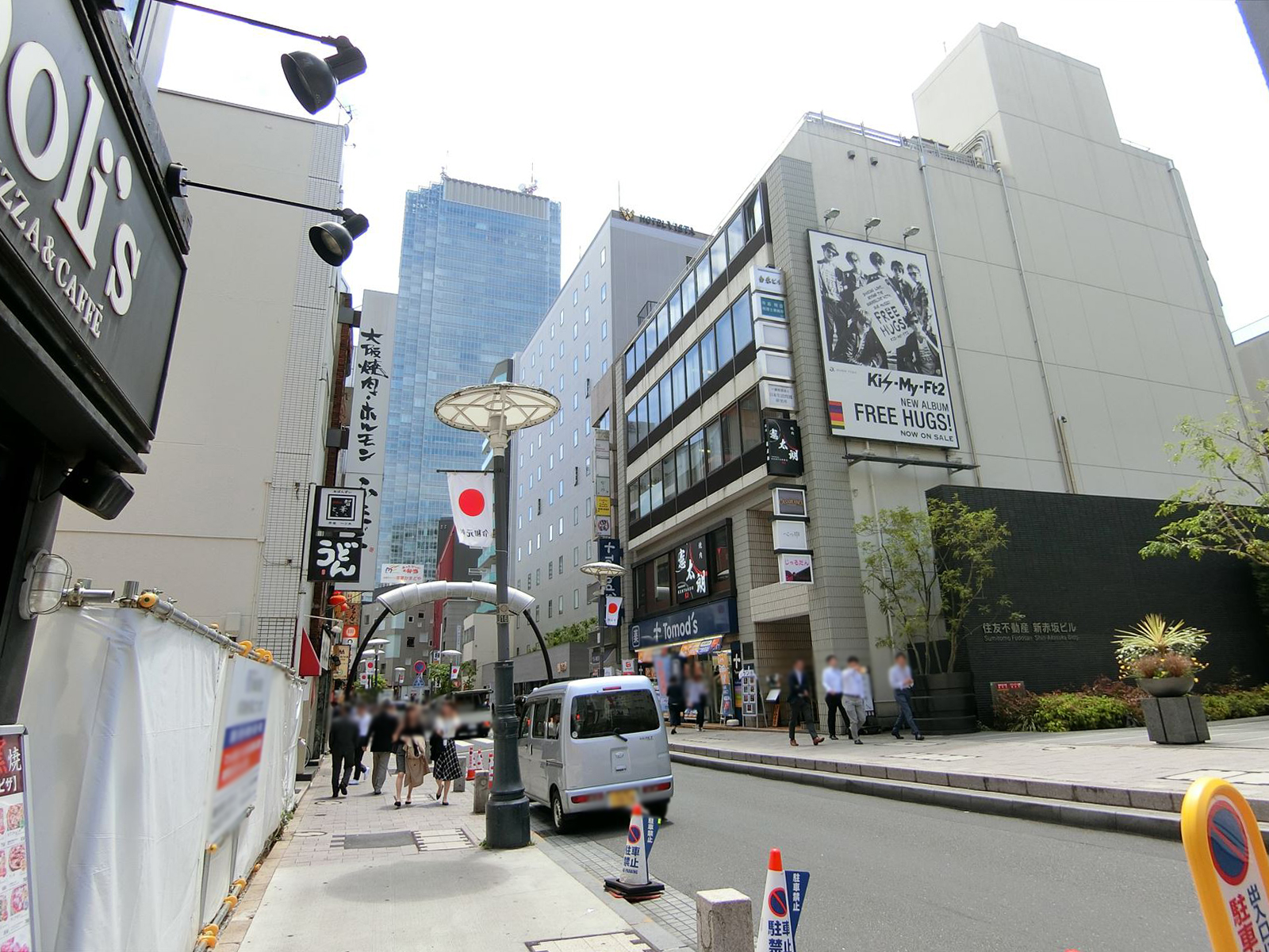 第二大坂屋ビル前面の通り