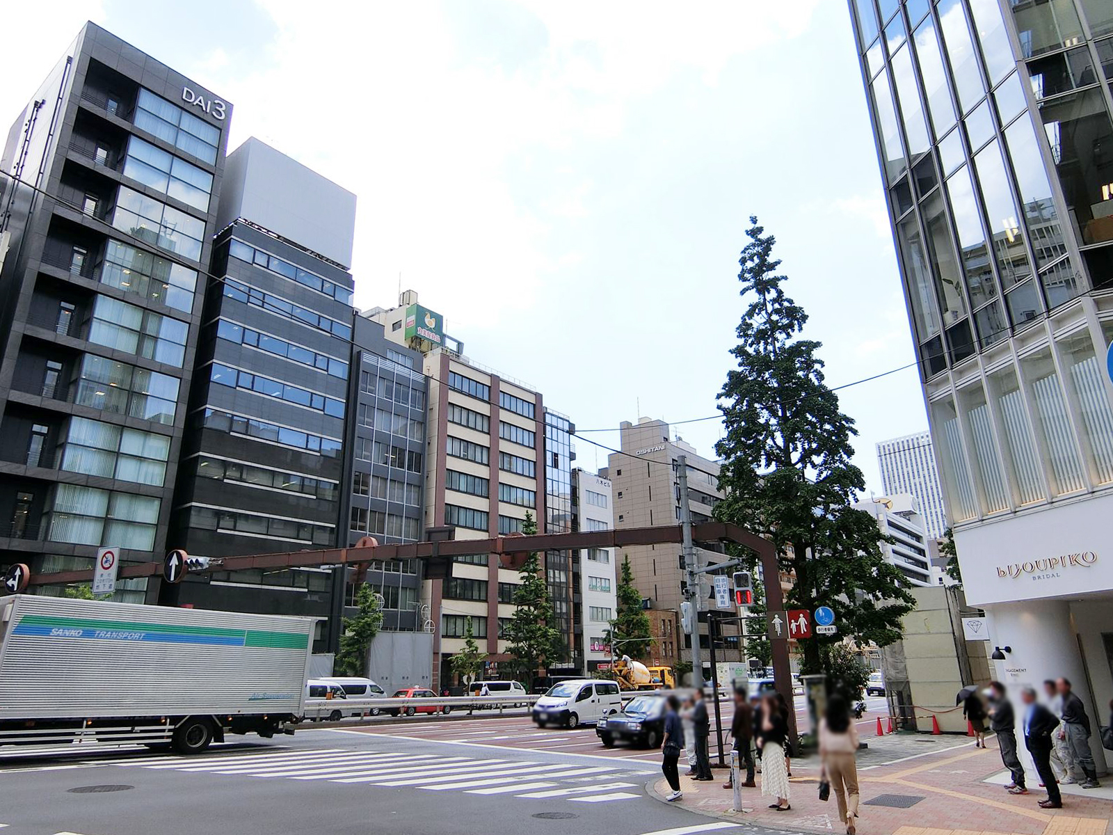 銀座三田ビル前面の通り