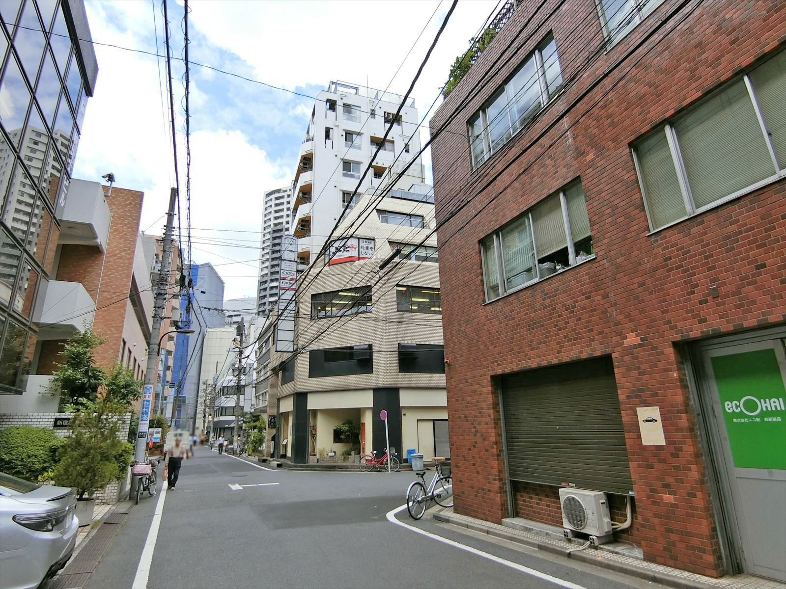 周辺は静かなエリア