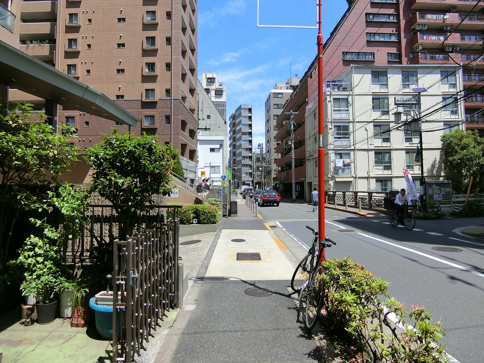 シティプラザ恵比寿前面の通り