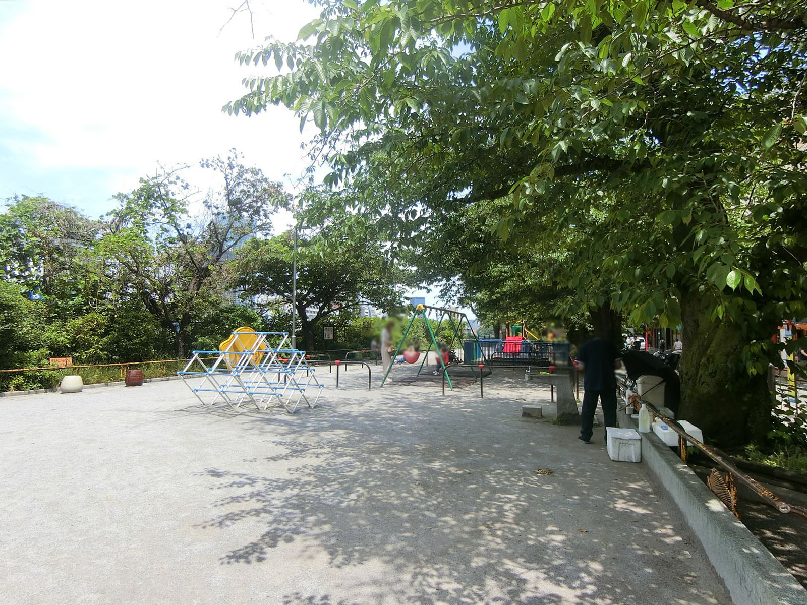 近くの外濠公園