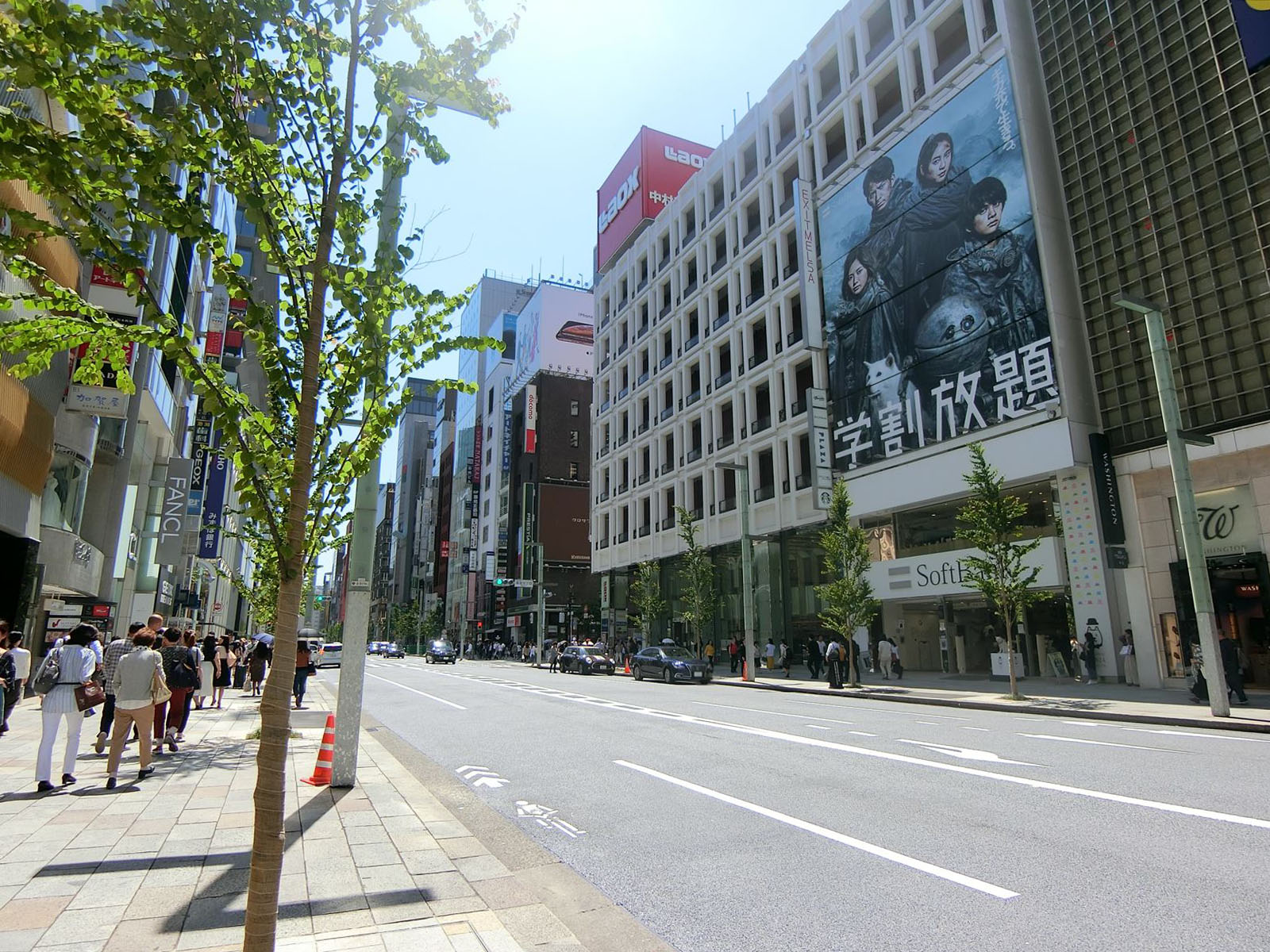 銀座コア前面の中央通り