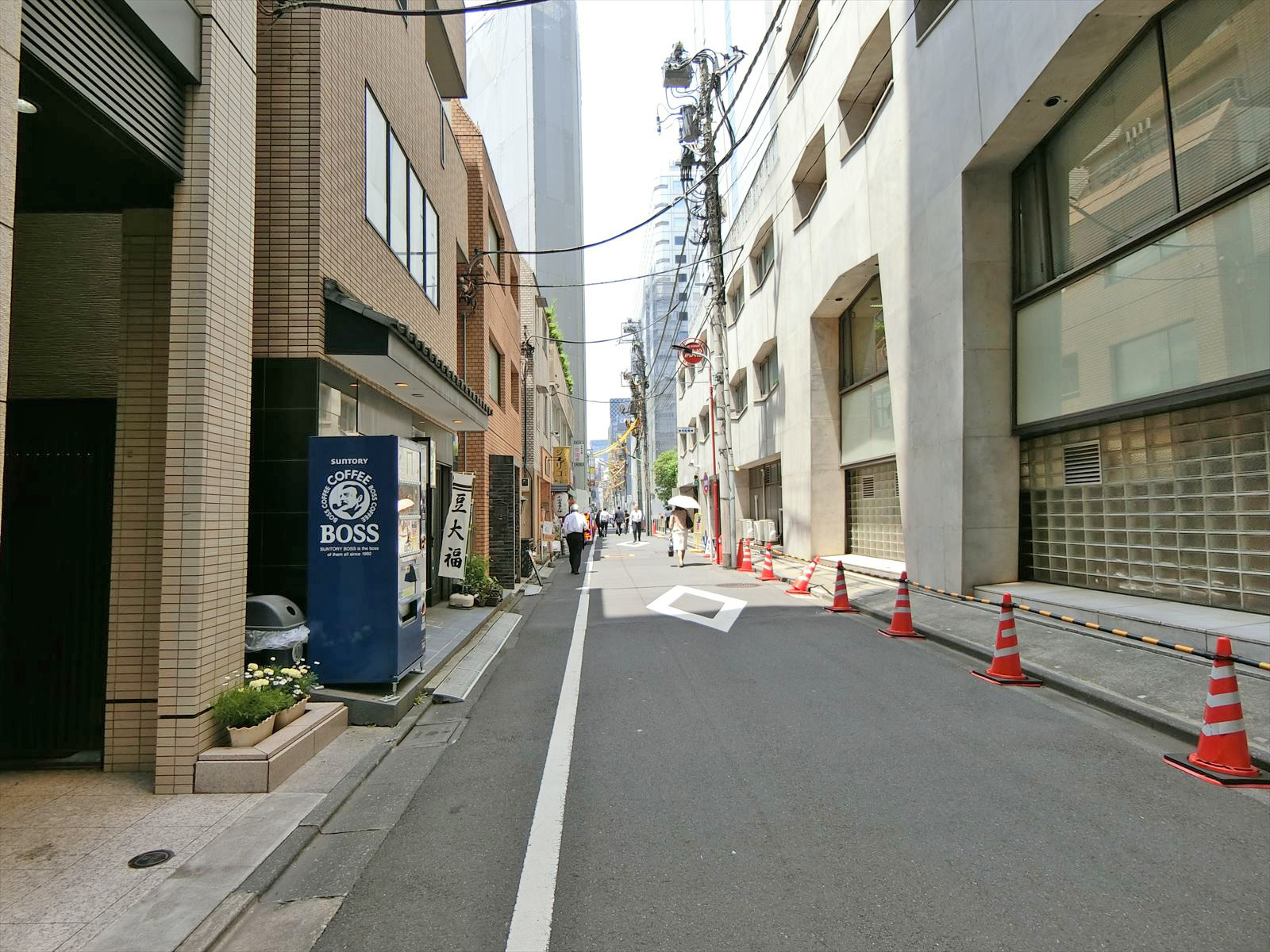 赤坂日ノ樹ビル前面の通り