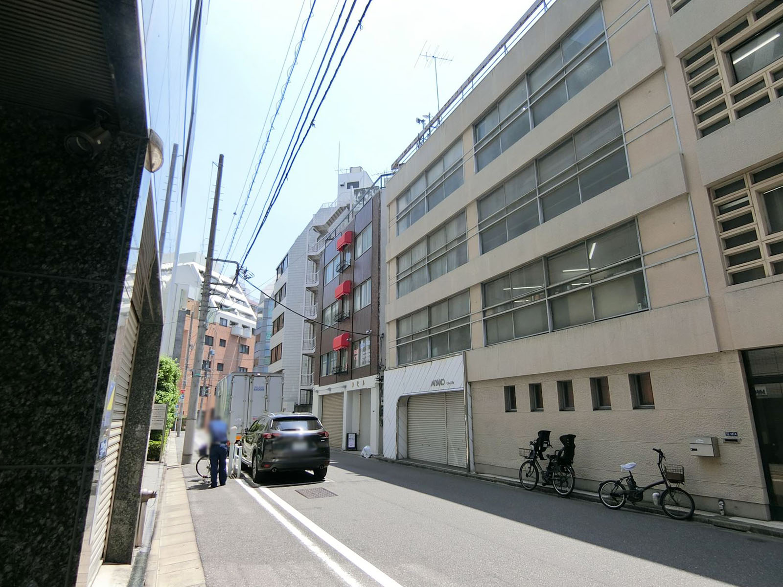 ルート東日本橋ビル前面の通り
