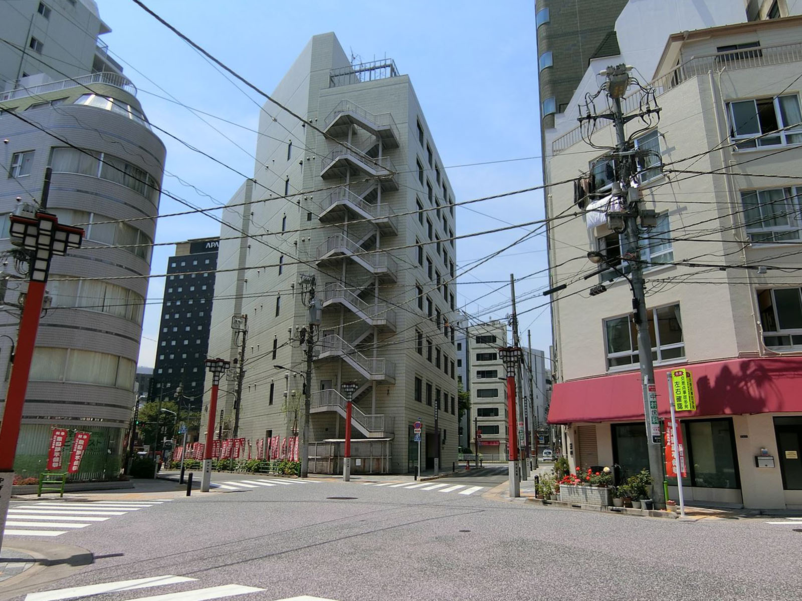 太田ビル前面の通り