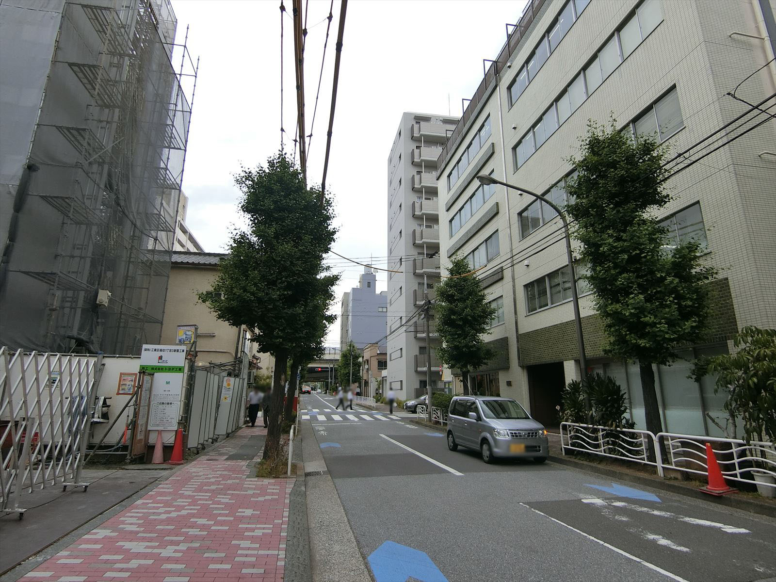 霜ビル2前面の通り
