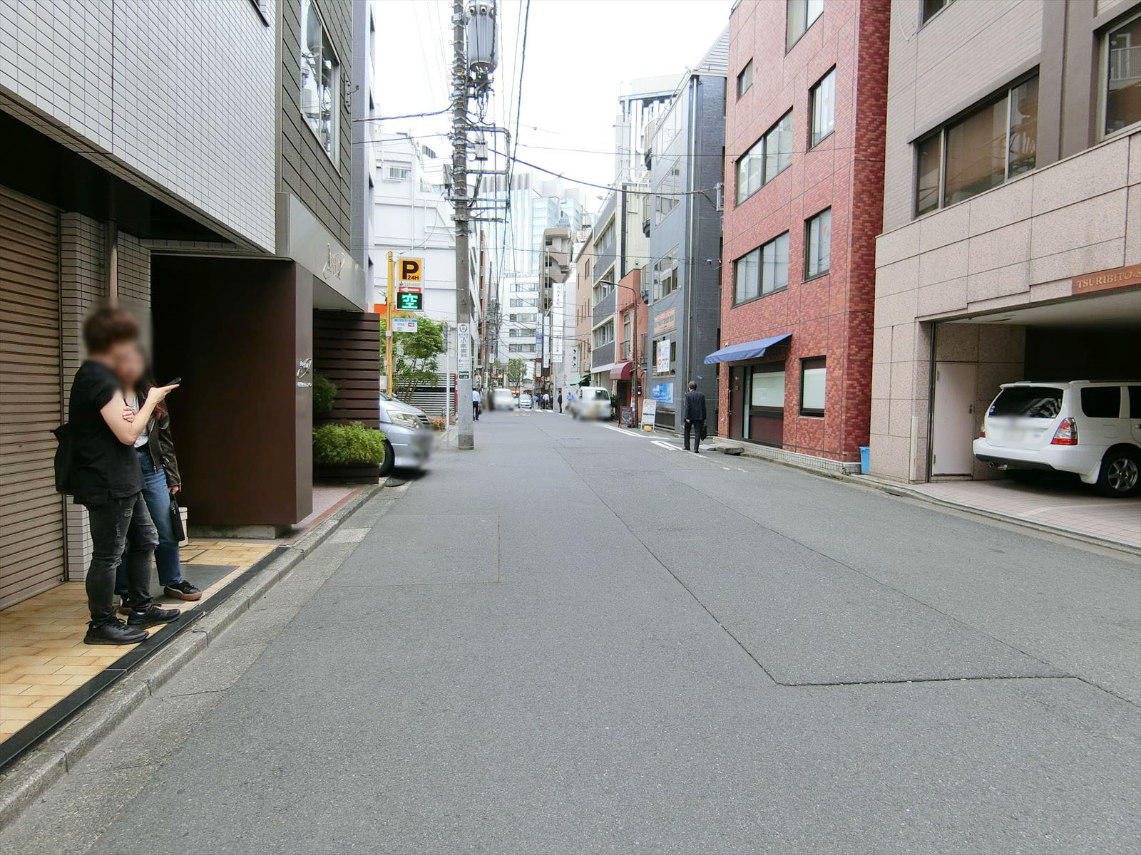 神保町ハトヤビル前面の通り