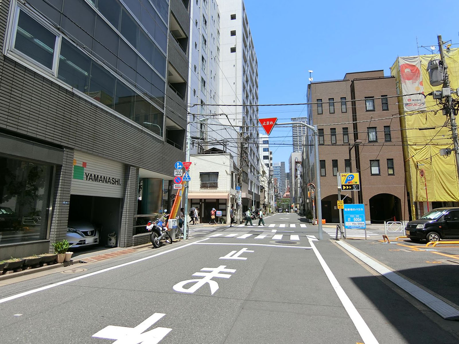 ヤマトビル前面の通り