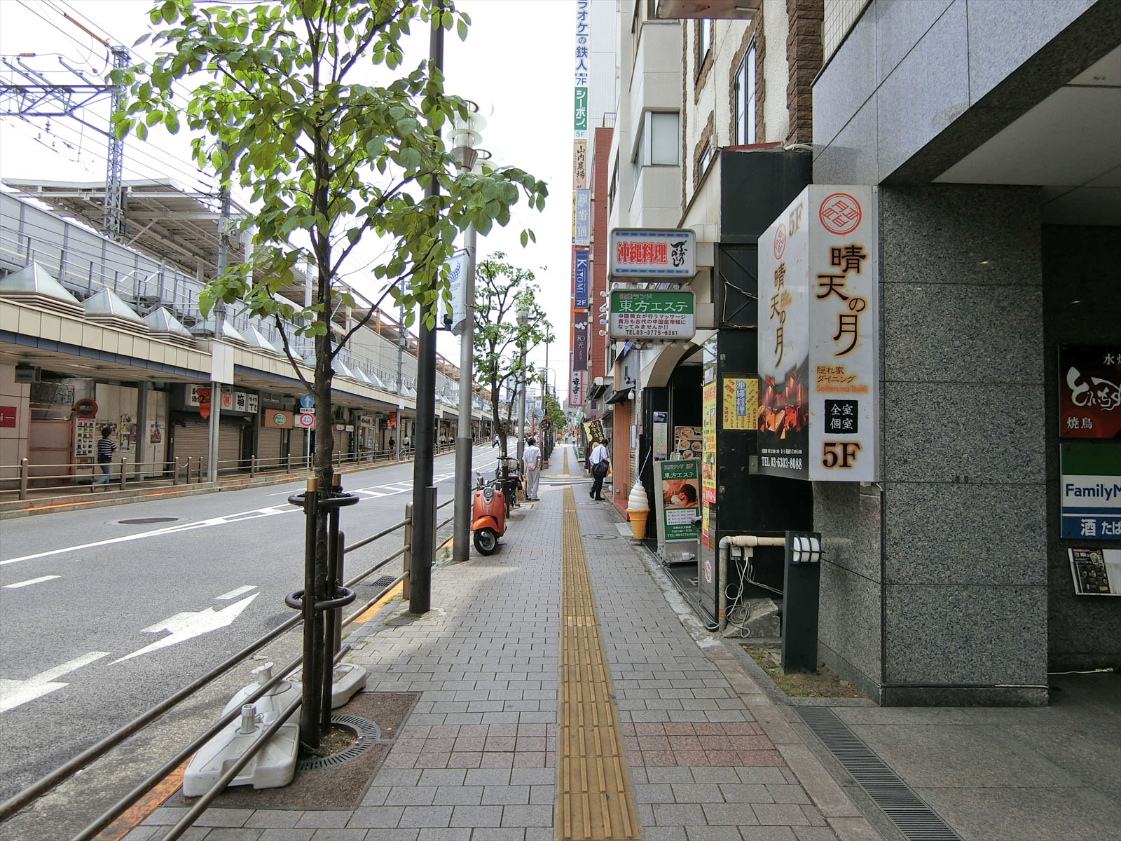 光陽産業大井ガスビル前面の通り