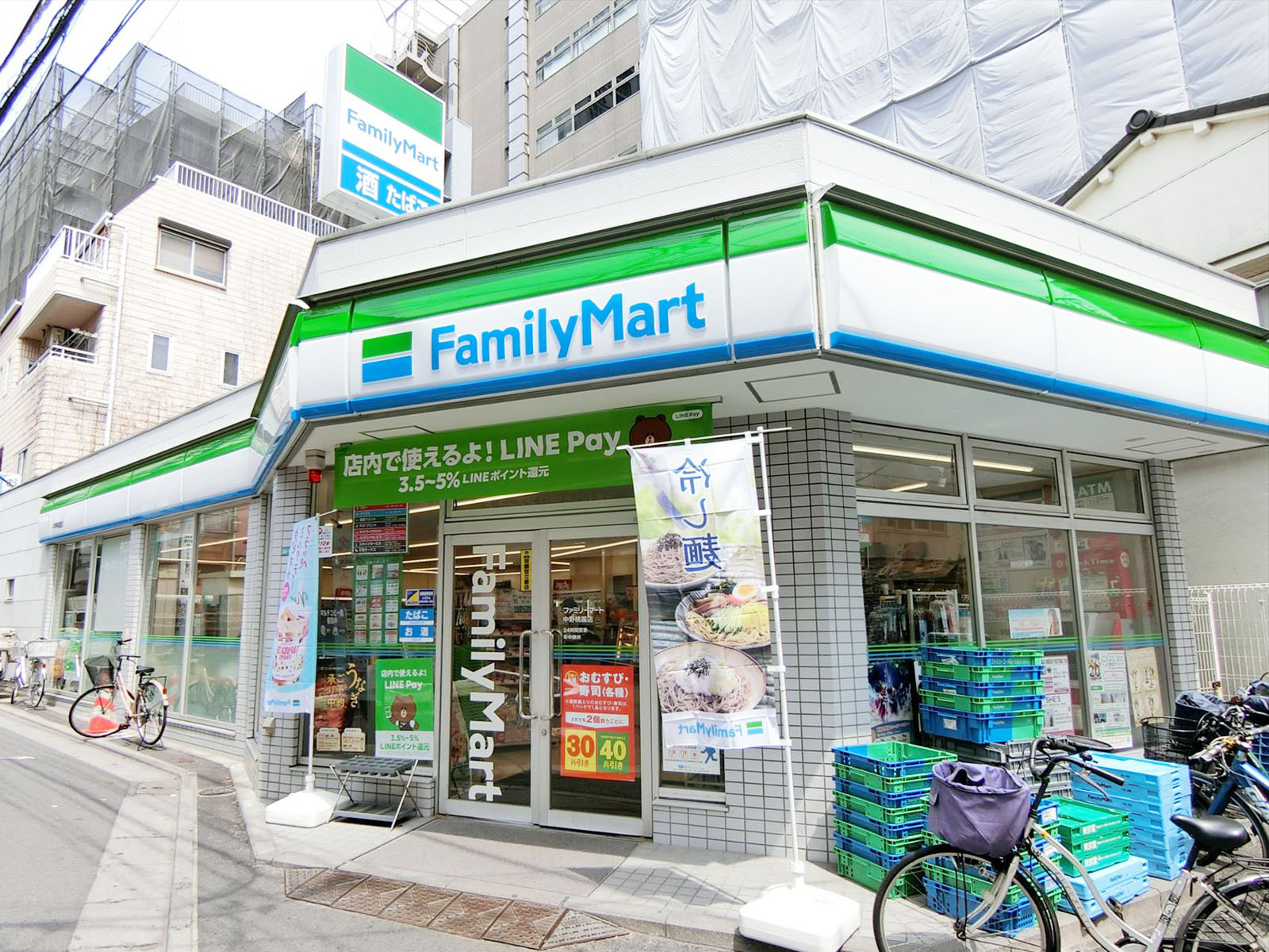 徒歩1分のファミリーマート