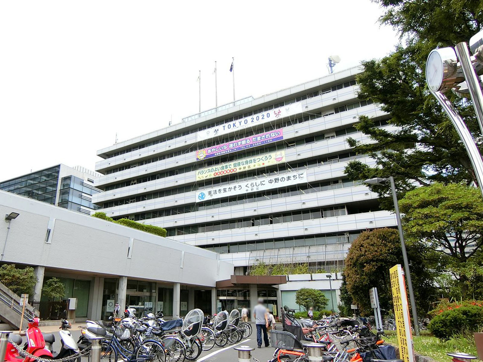 徒歩4分の中野区役所