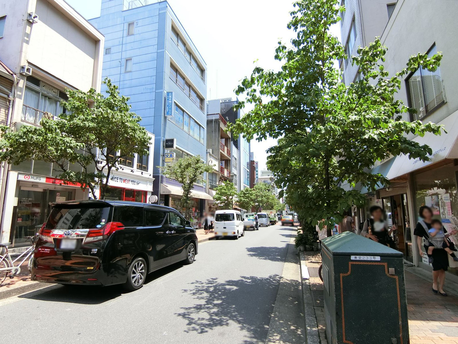 小安ビル前面の通り