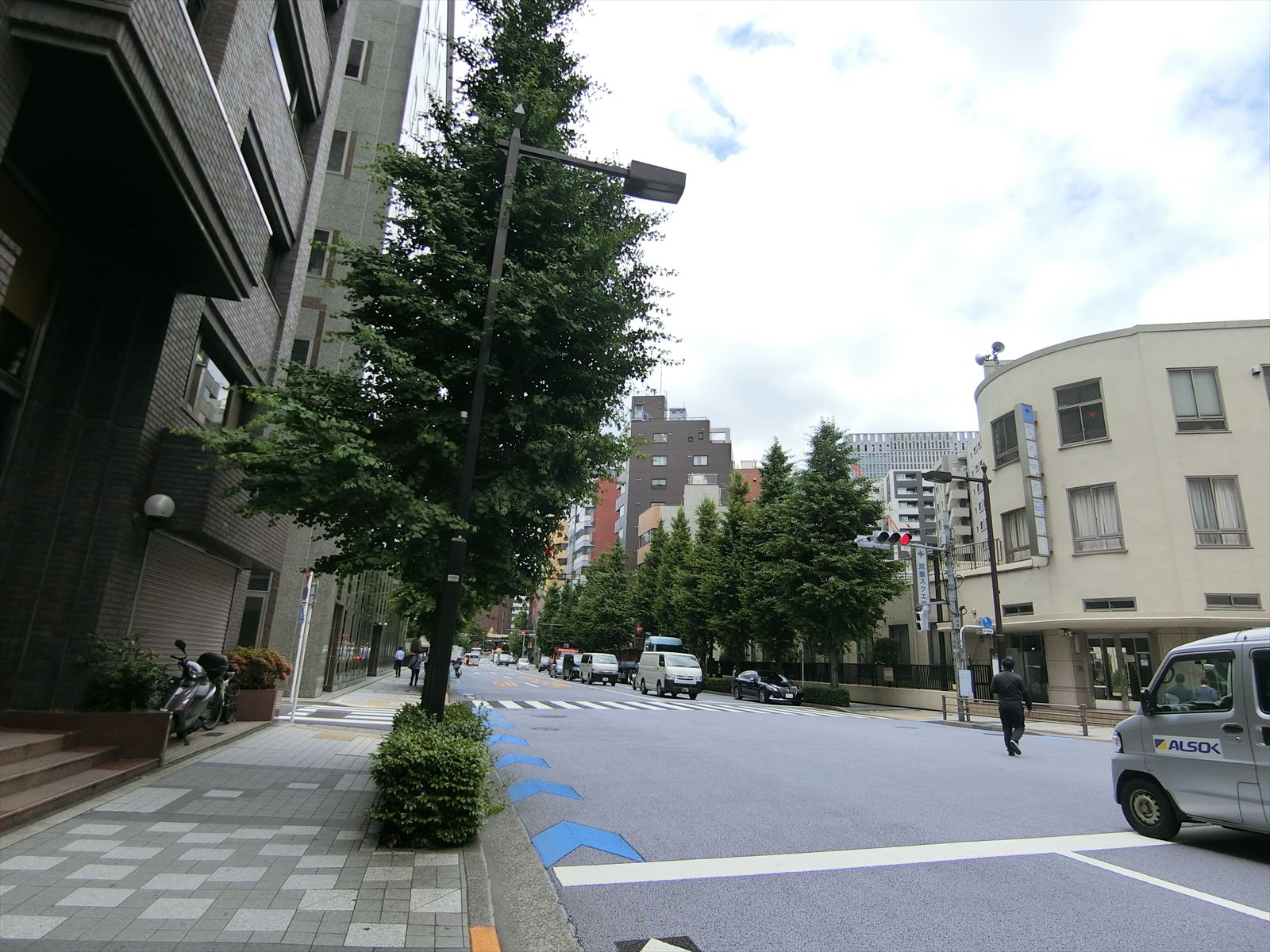 付近の鍛冶橋通り