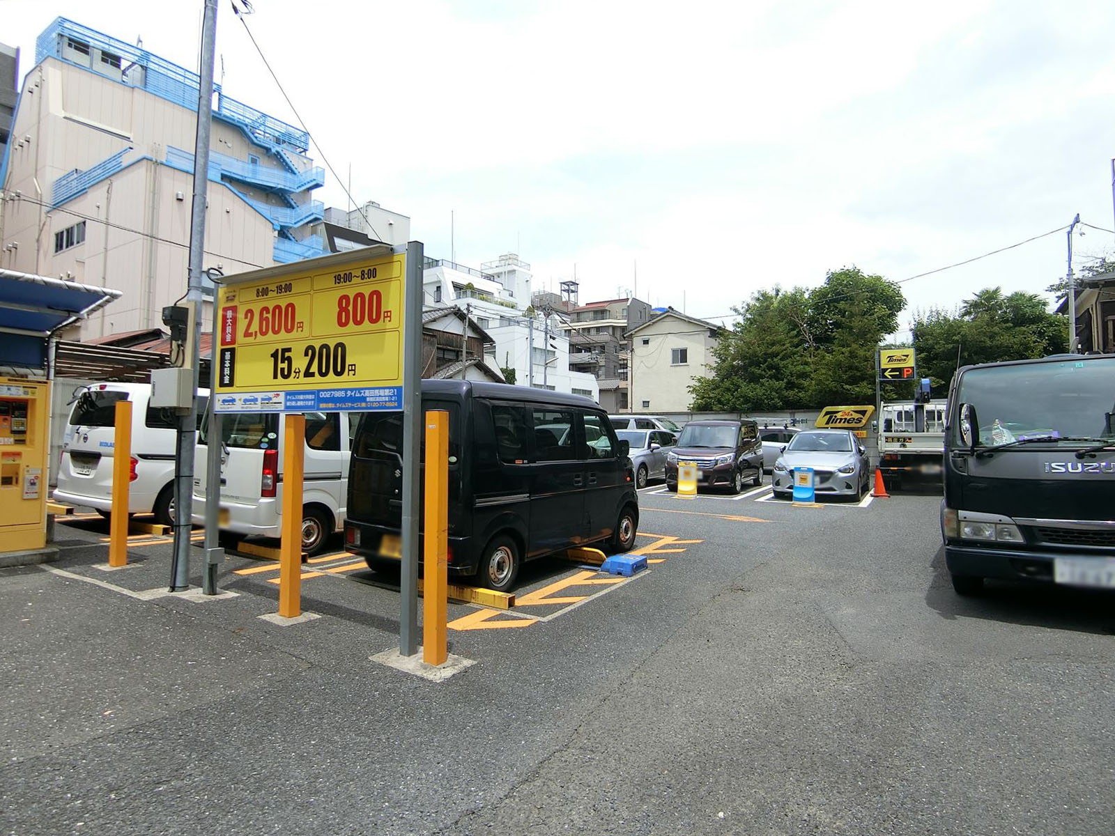 隣のコインパーキング