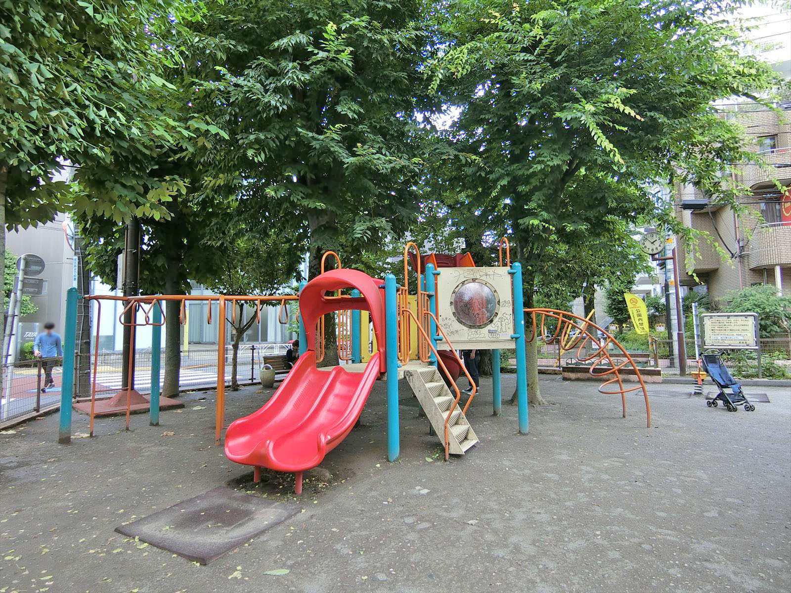 近くの千原児童遊園地