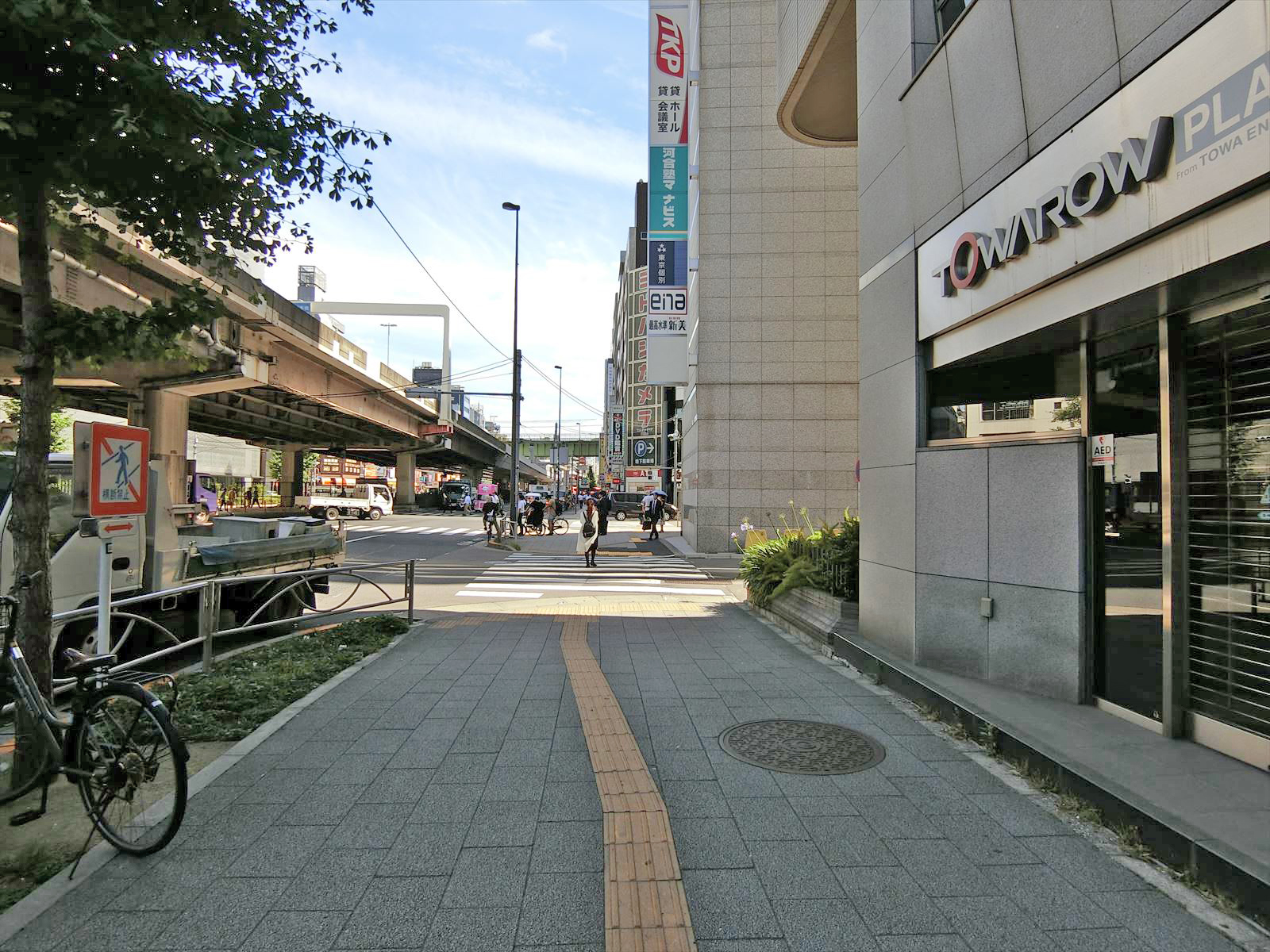 VORT秋葉原2前面の通り