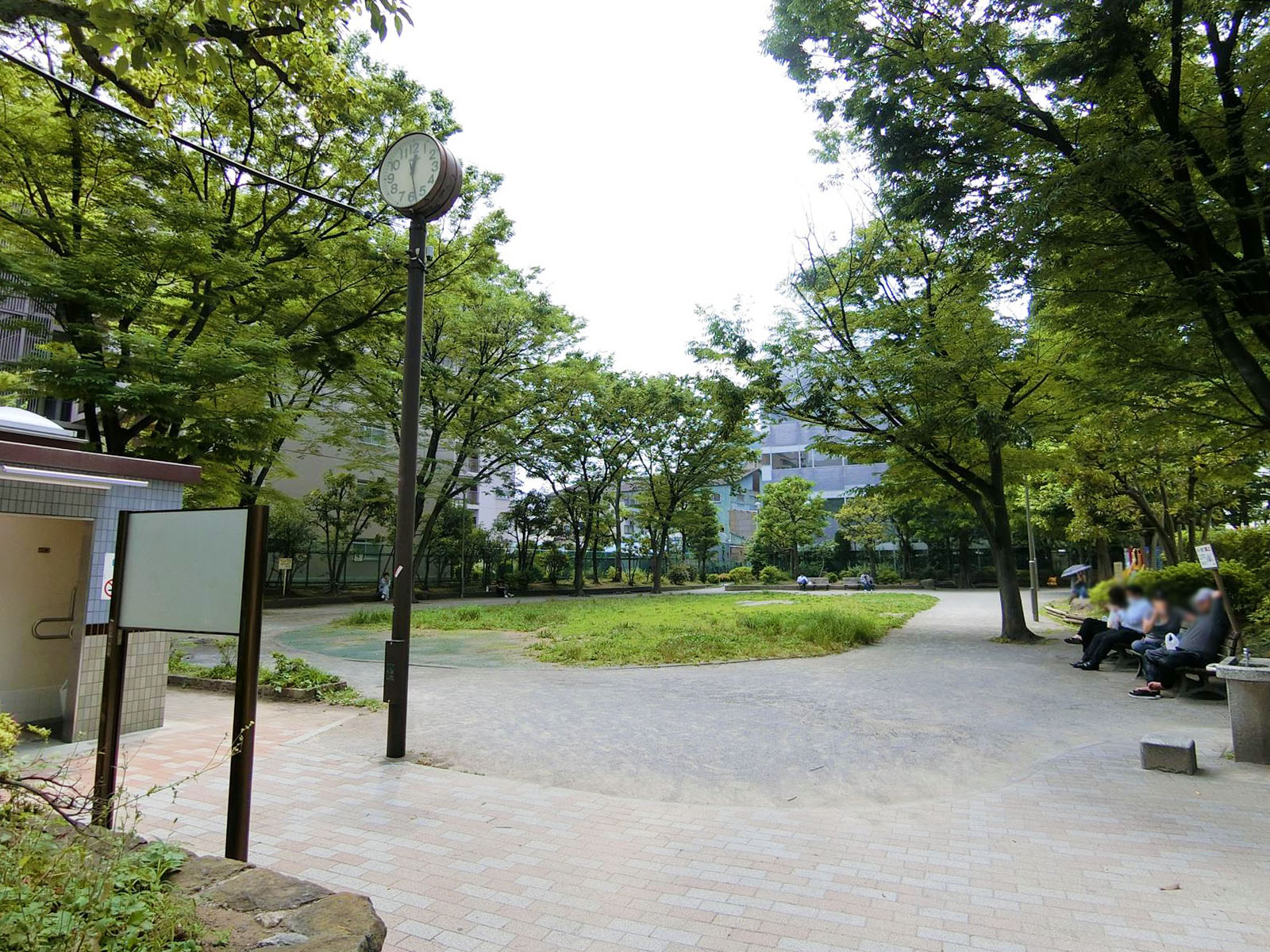 徒歩1分の東陽五丁目公園