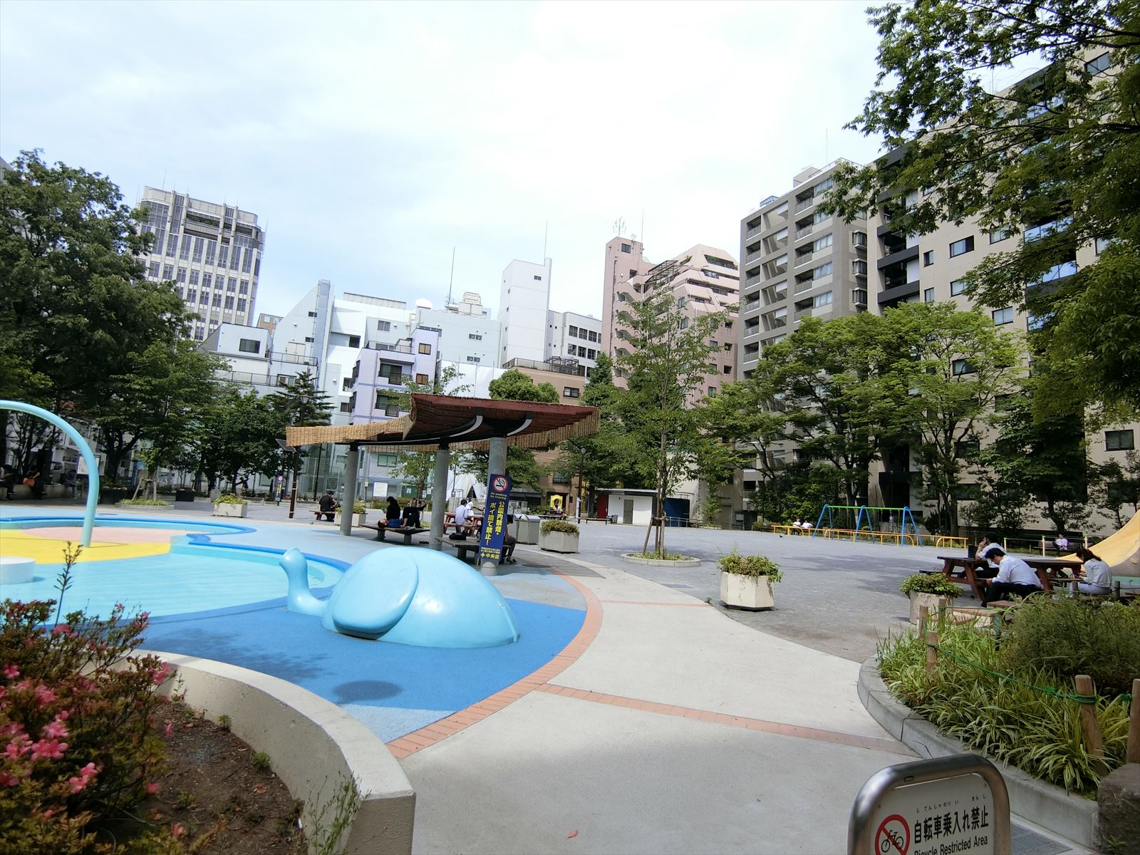 向かいの越前堀児童公園