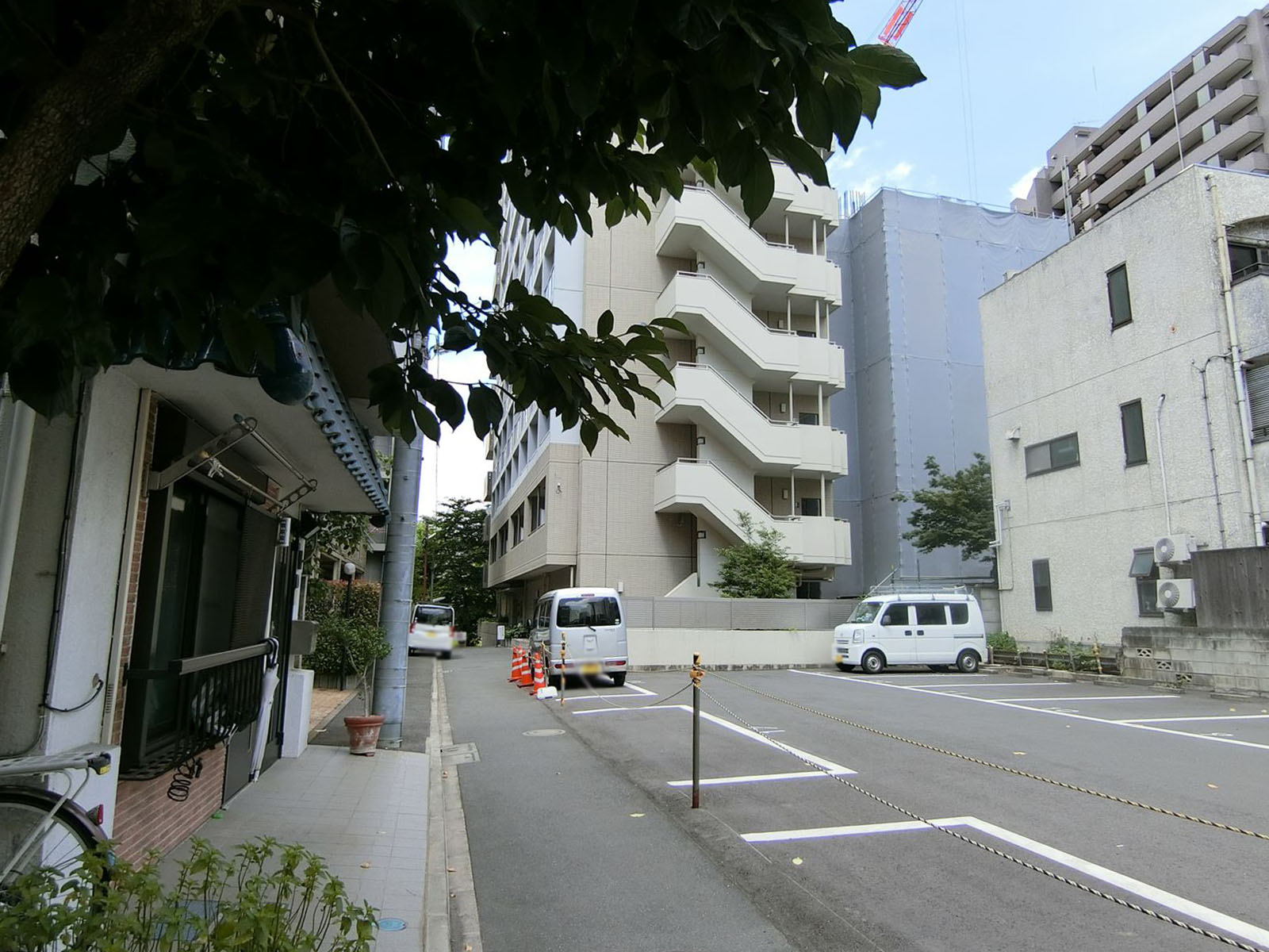 LUビル前面の通り