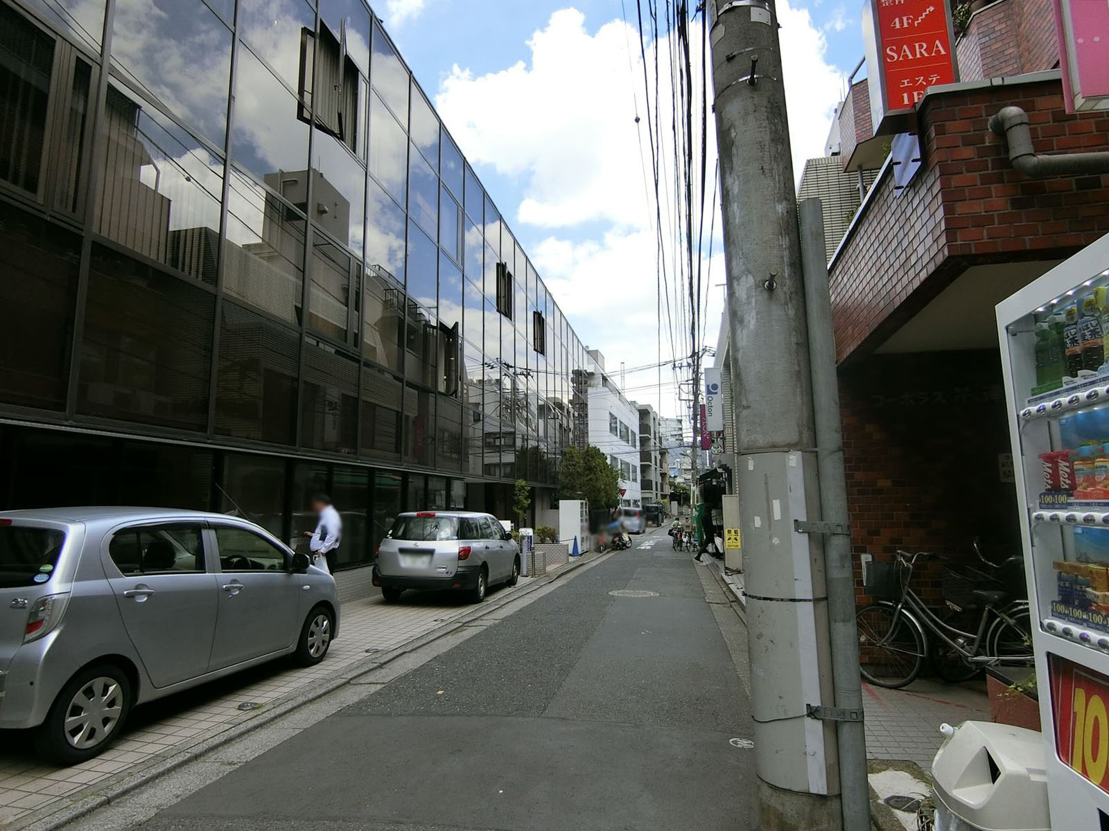 正和ビル前面の通り