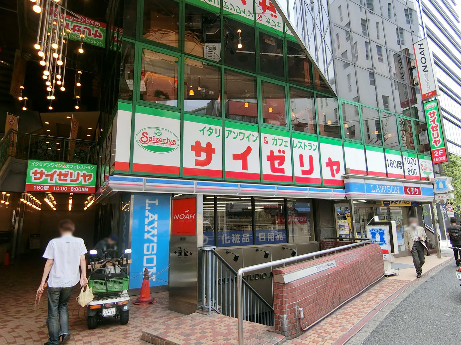 徒歩1分のサイゼリヤ