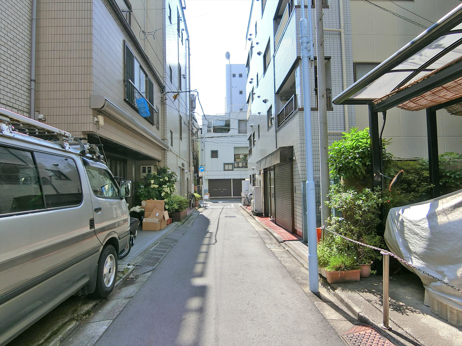 丸山ハイツ三筋前面の通り