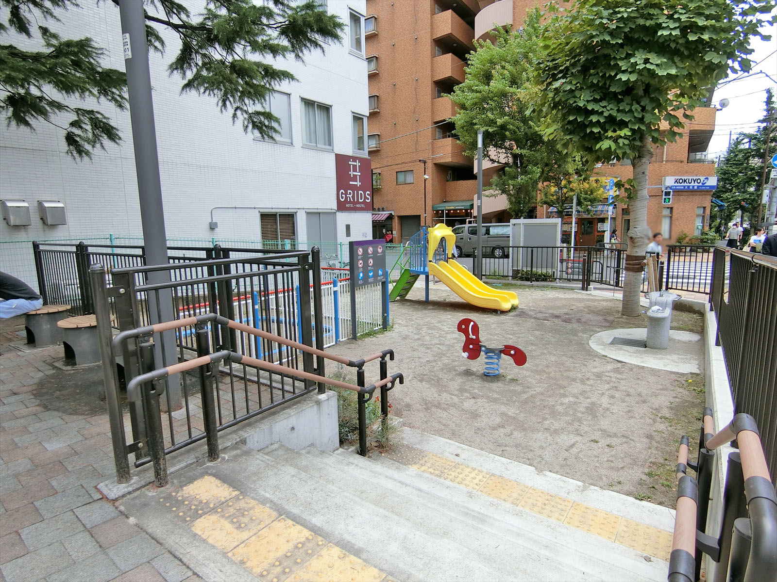 近くの美蔵橋東児童遊園