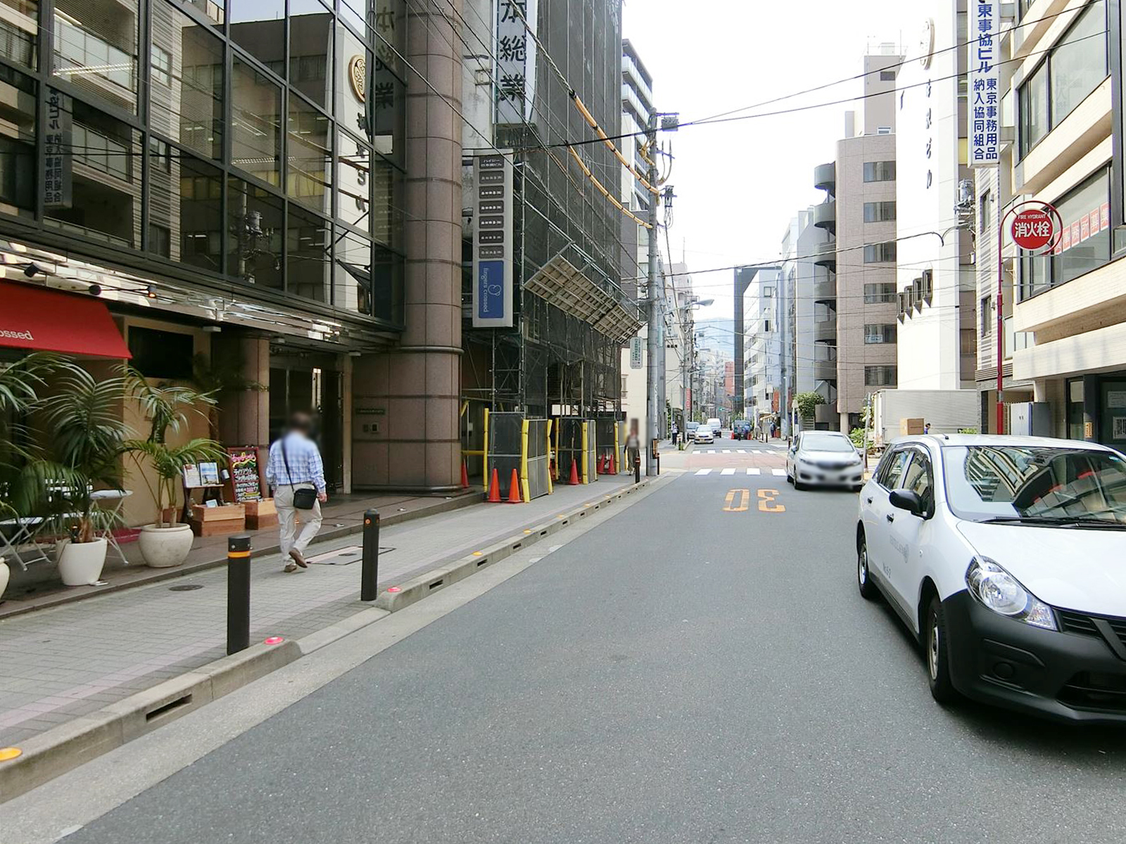 隣接する大門通り