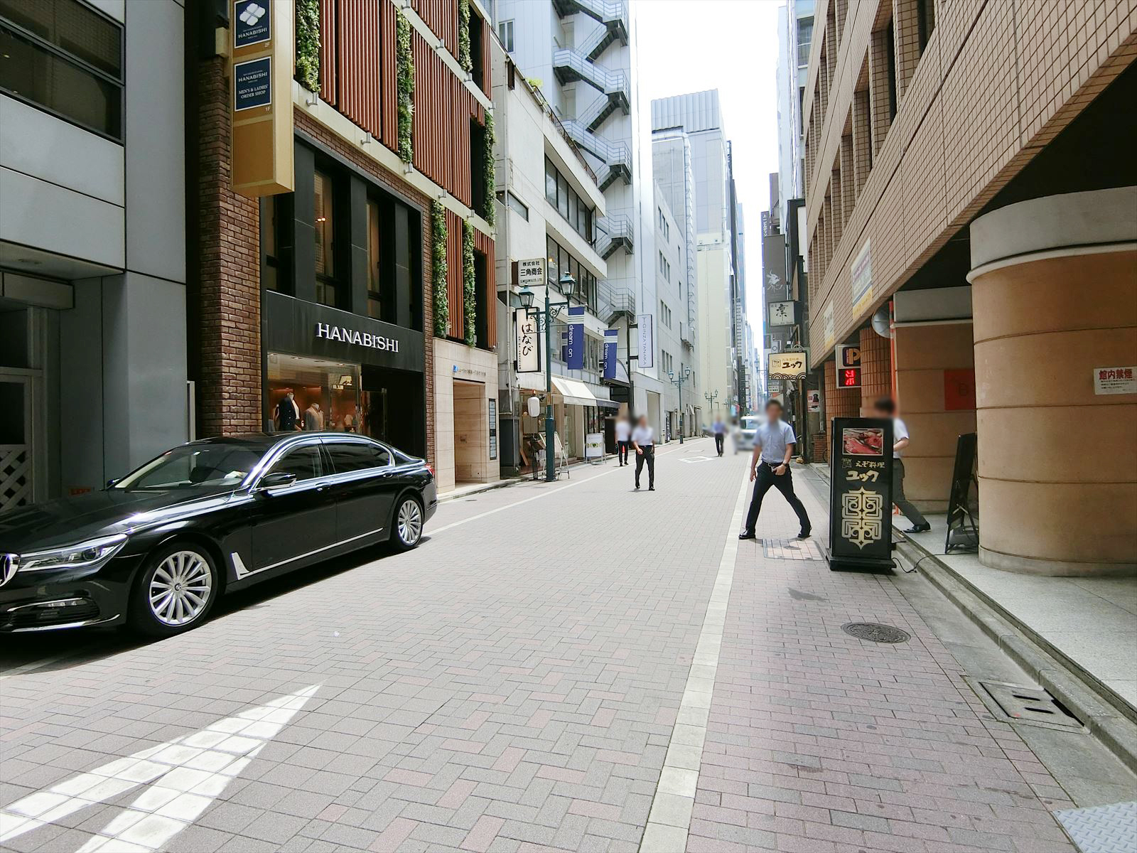 銀座Aビル前面の通り