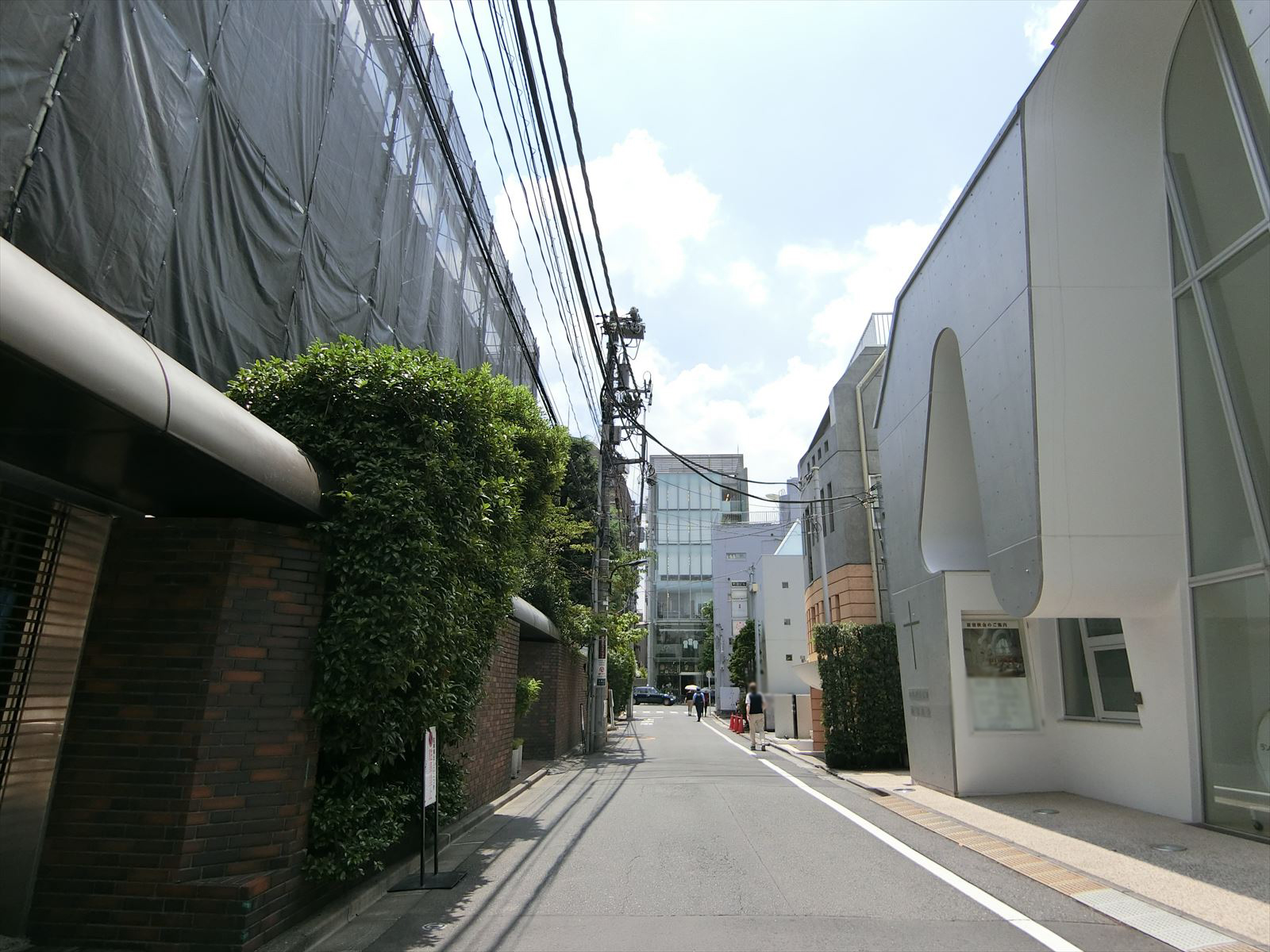 福澤ビル前面の通り
