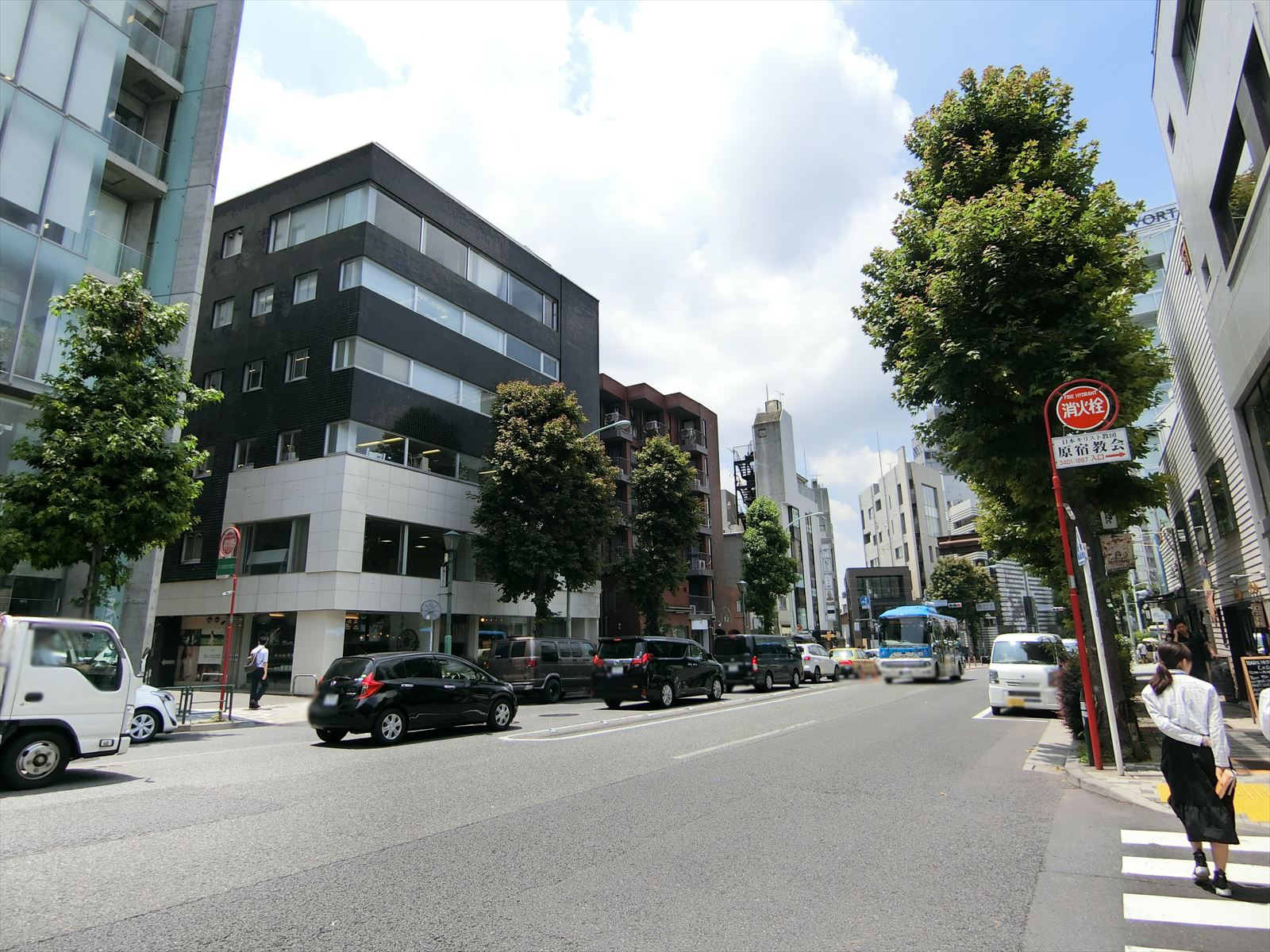 近くの外苑西通り