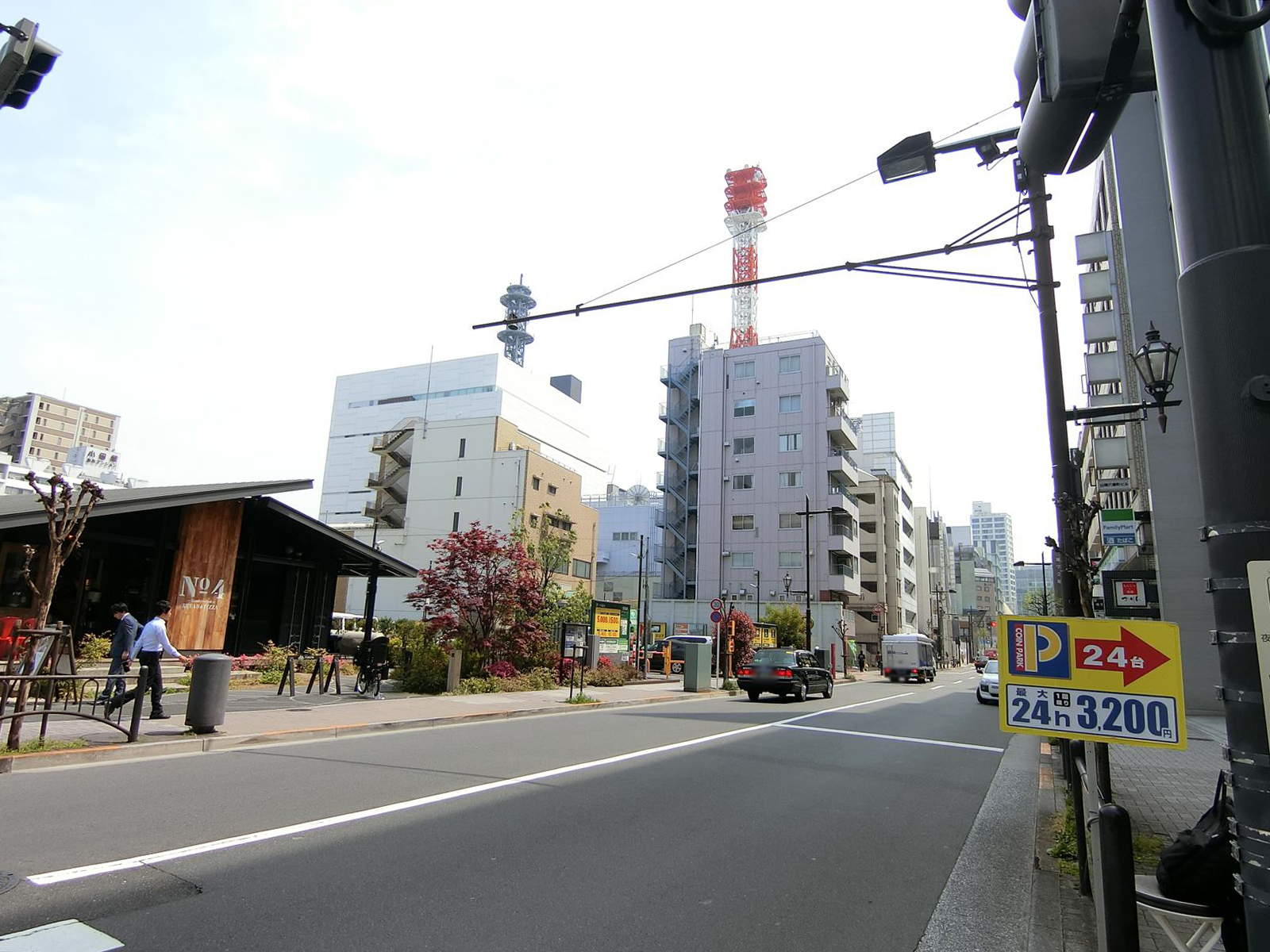 周辺のオフィス街の様子