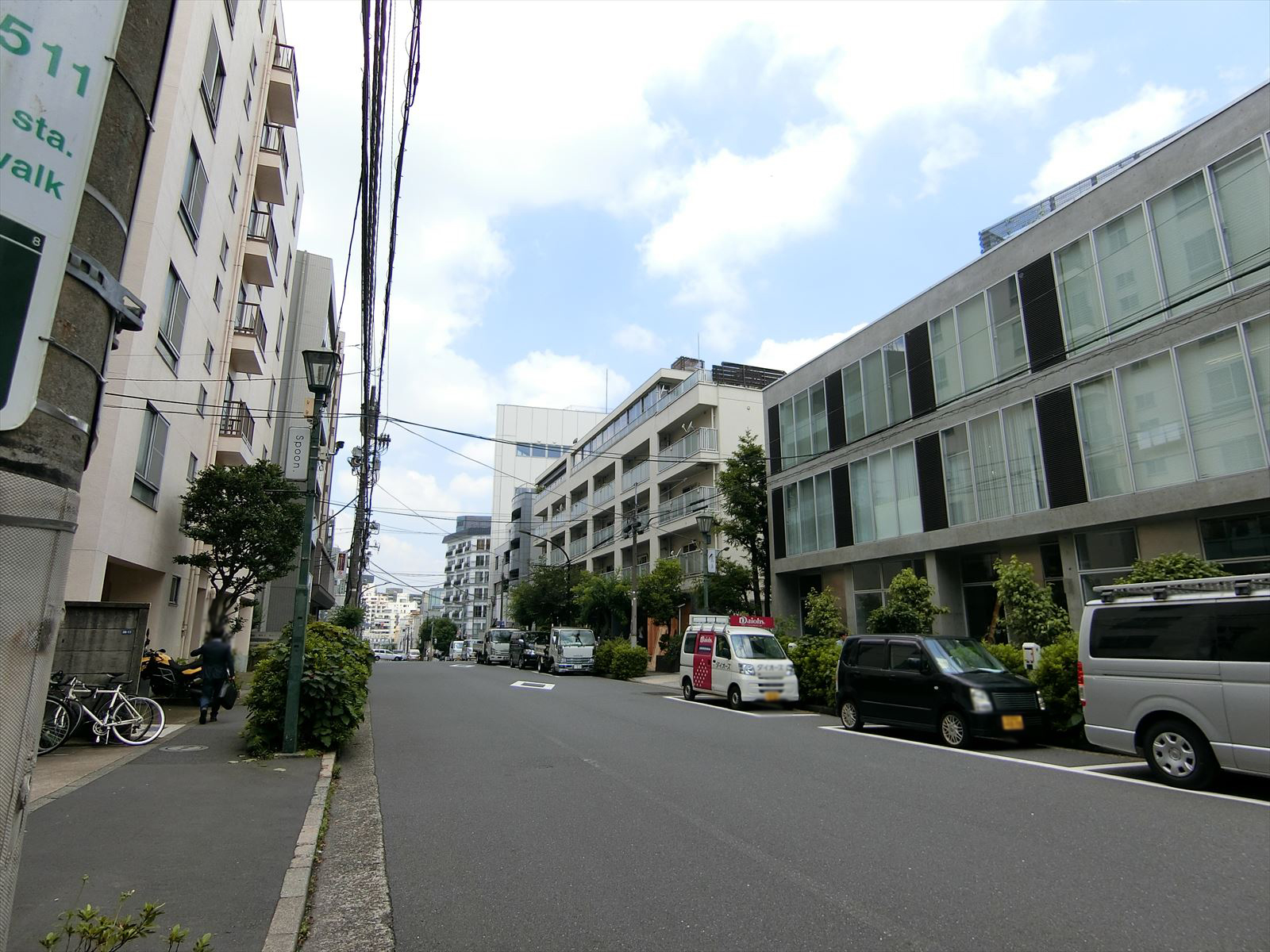 SEIZAN外苑前面の通り
