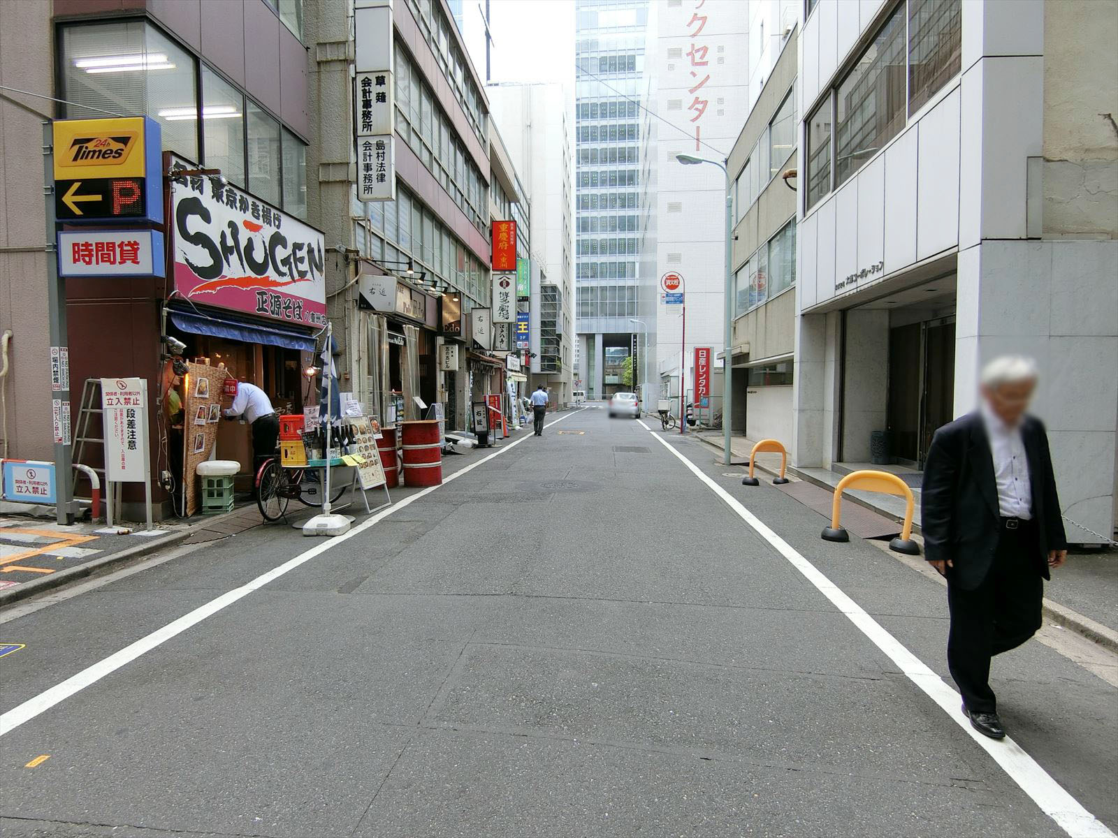 Flat八重洲前面の通り