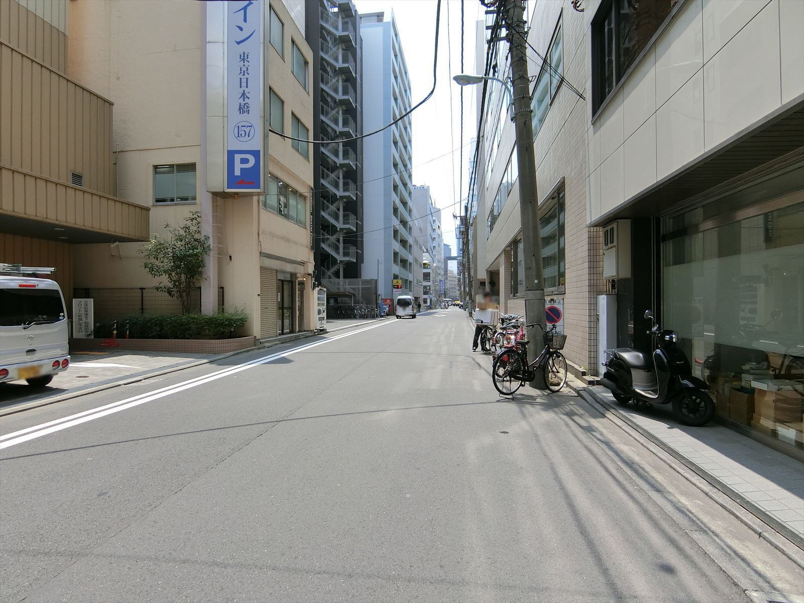 野村ビル前面の通り