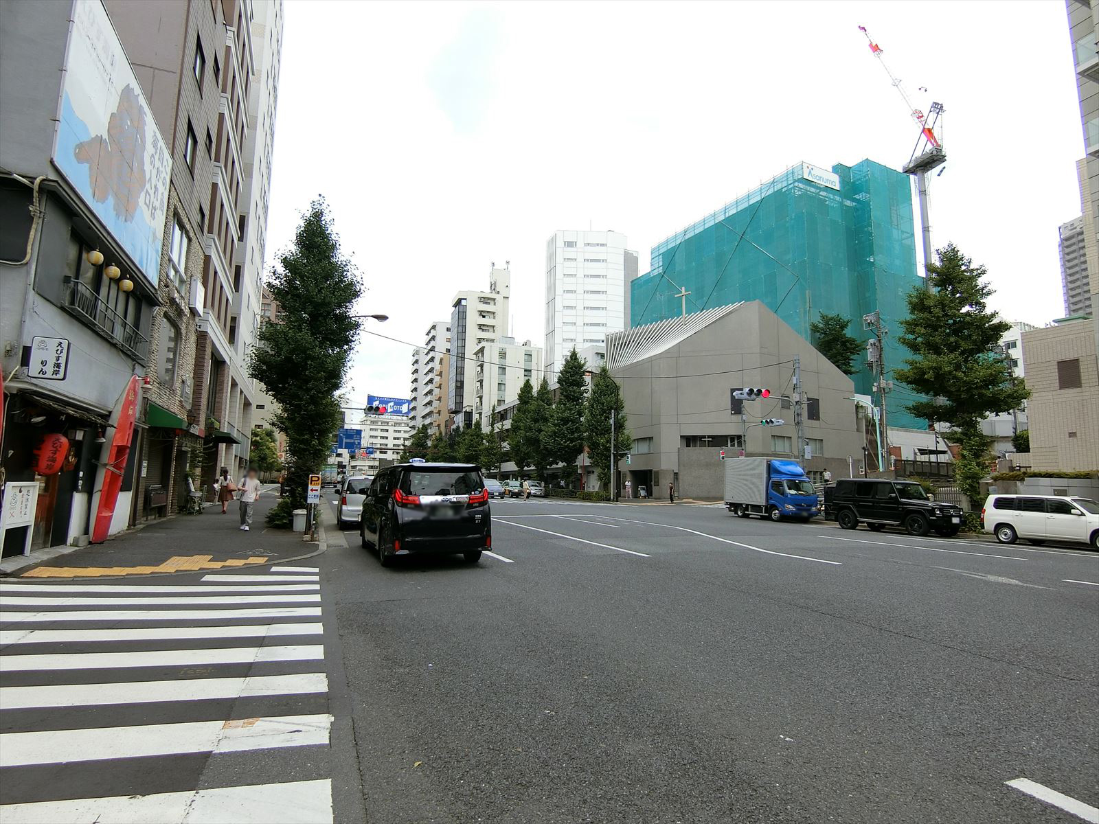 前面の駒沢通り