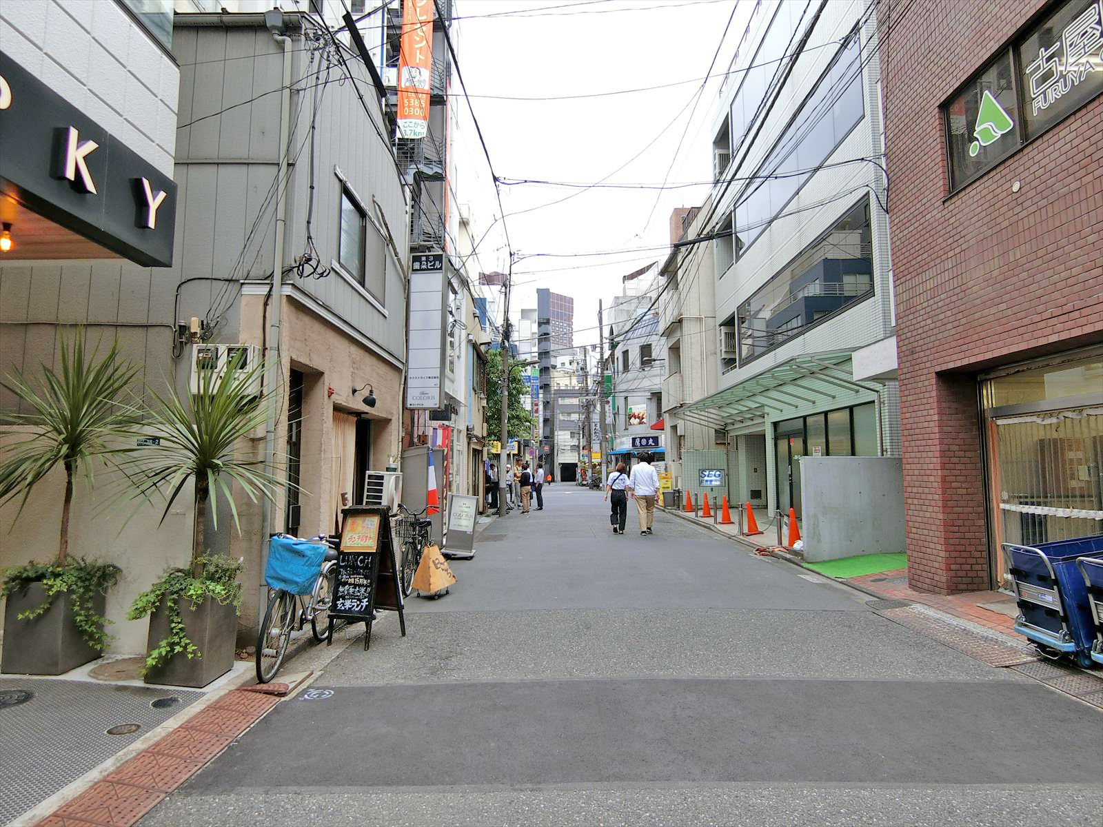 大山ビル前面の通り