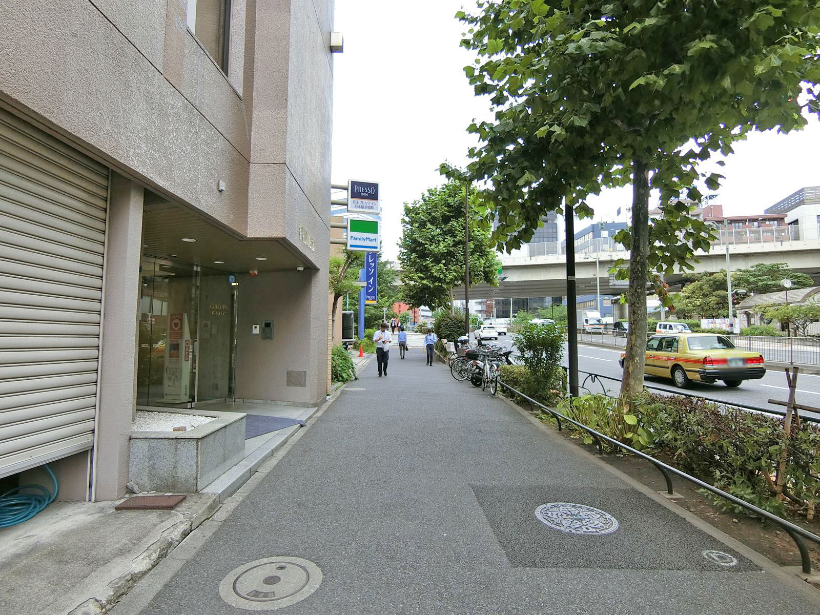 千代田ビル前面の通り