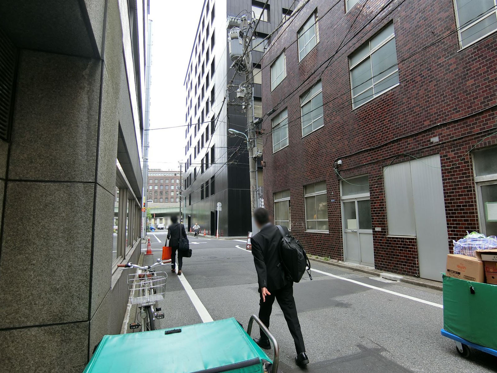 宮永ビル前面の通り