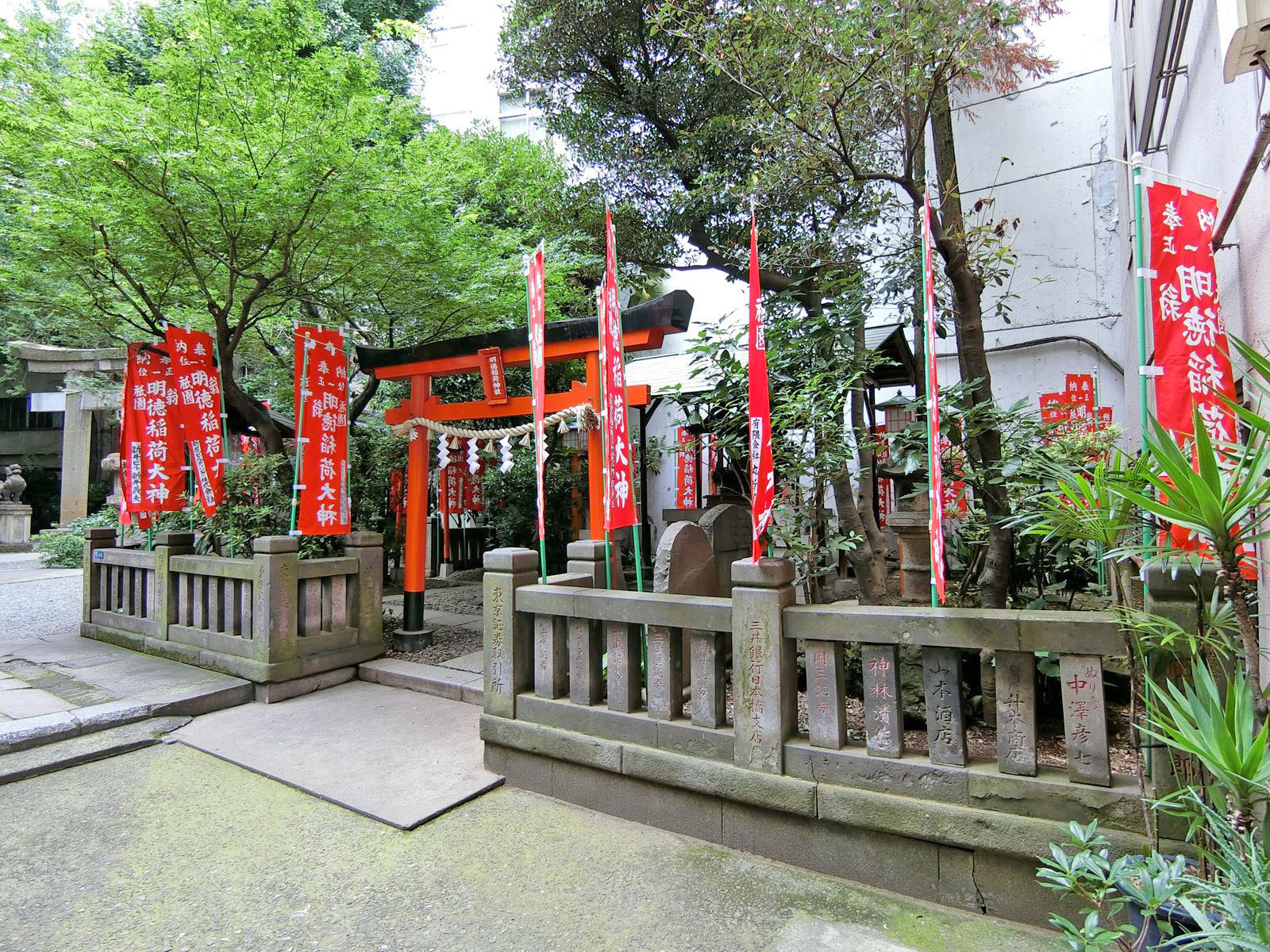 近くの日本橋日枝神社