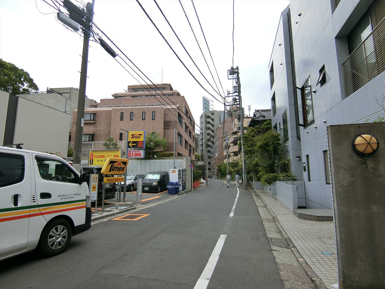 ヴィラージュ青山前面の通り